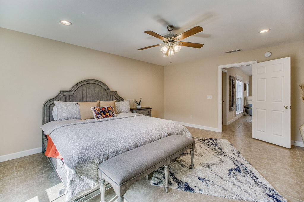 POLYNESIAN ISLANDS - Residential