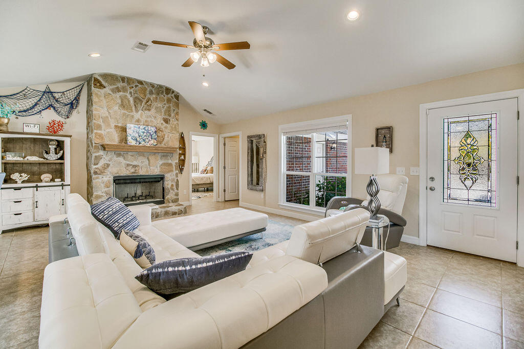 POLYNESIAN ISLANDS - Residential