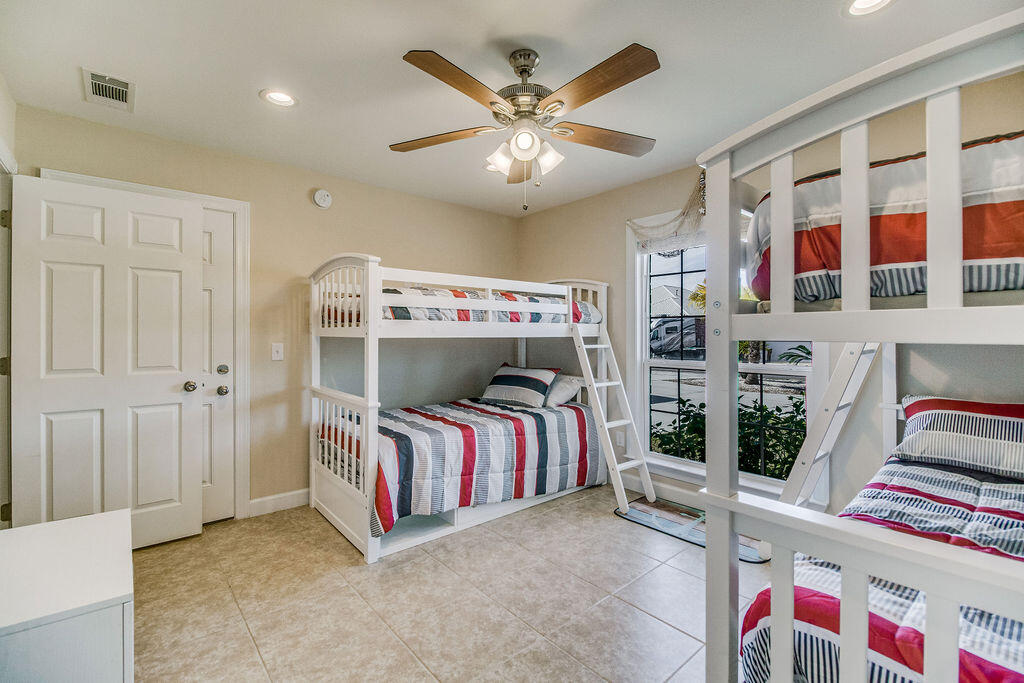 POLYNESIAN ISLANDS - Residential