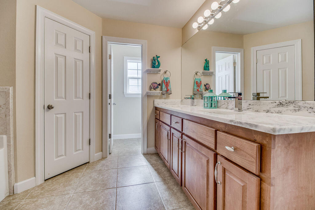 POLYNESIAN ISLANDS - Residential