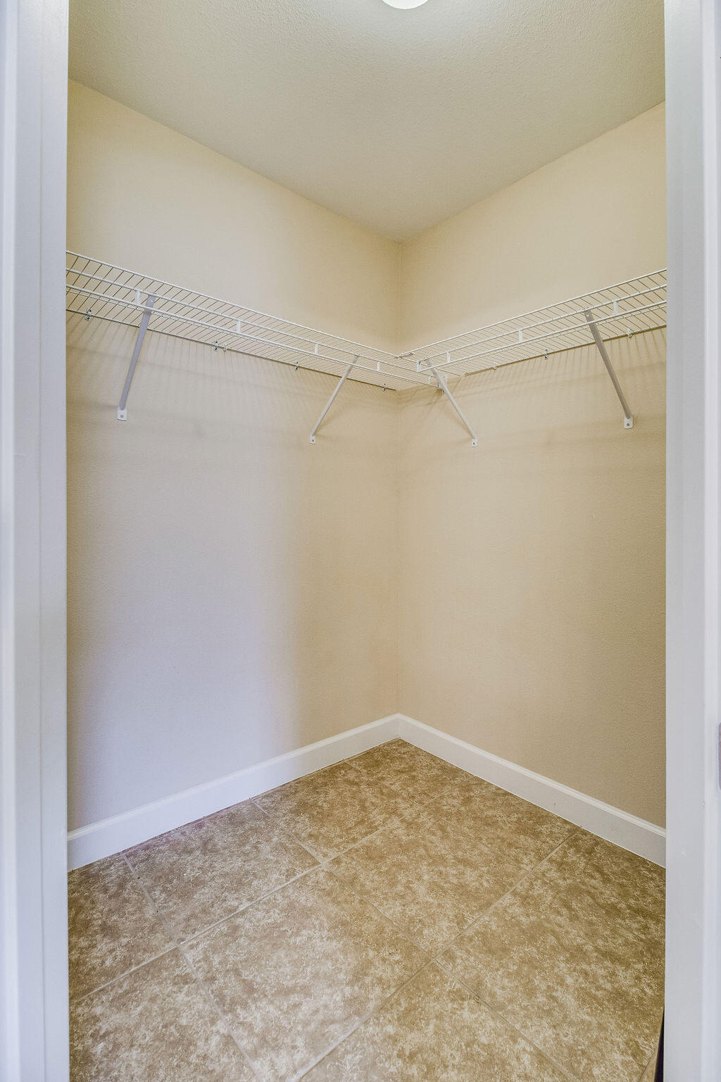 POLYNESIAN ISLANDS - Residential