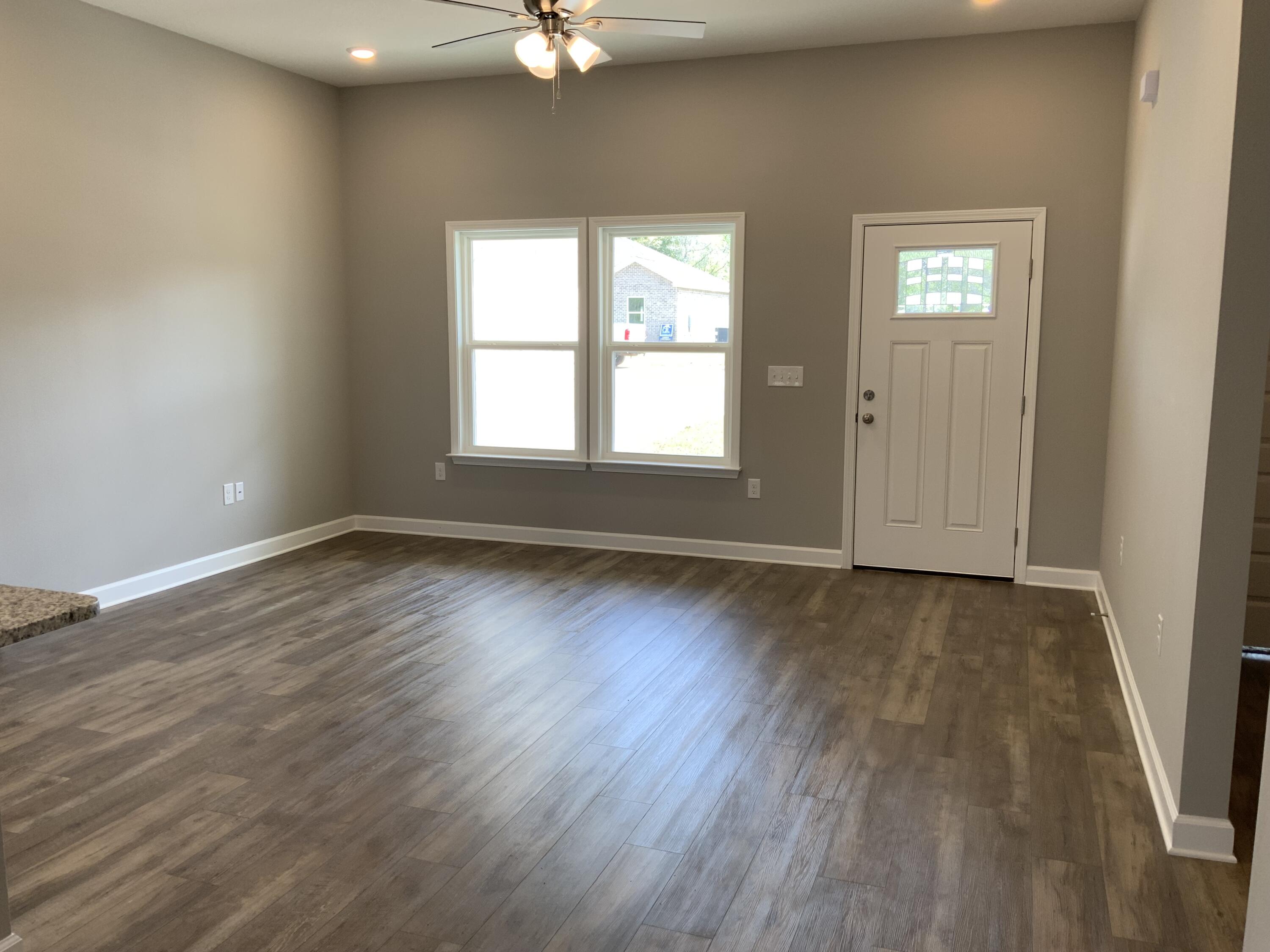 MAJESTIC OAKS VINEYARD - Residential
