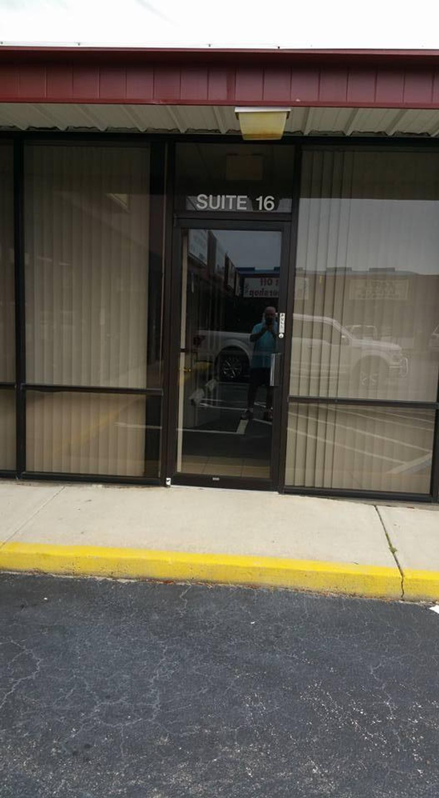 Nice Office in a nice location.... two offices and a reception area