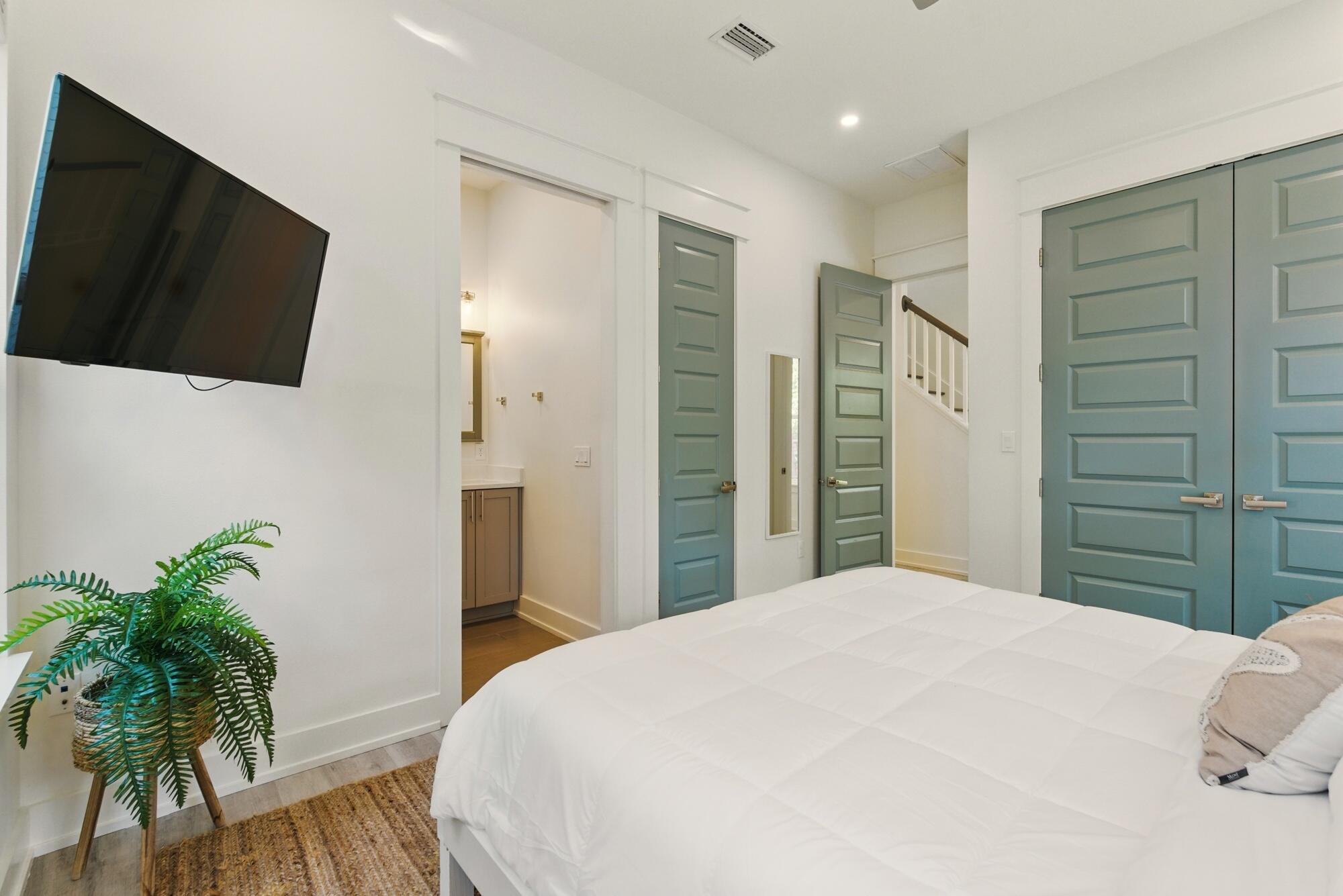 LAKEWOOD OF SEAGROVE BEACH - Residential Lease