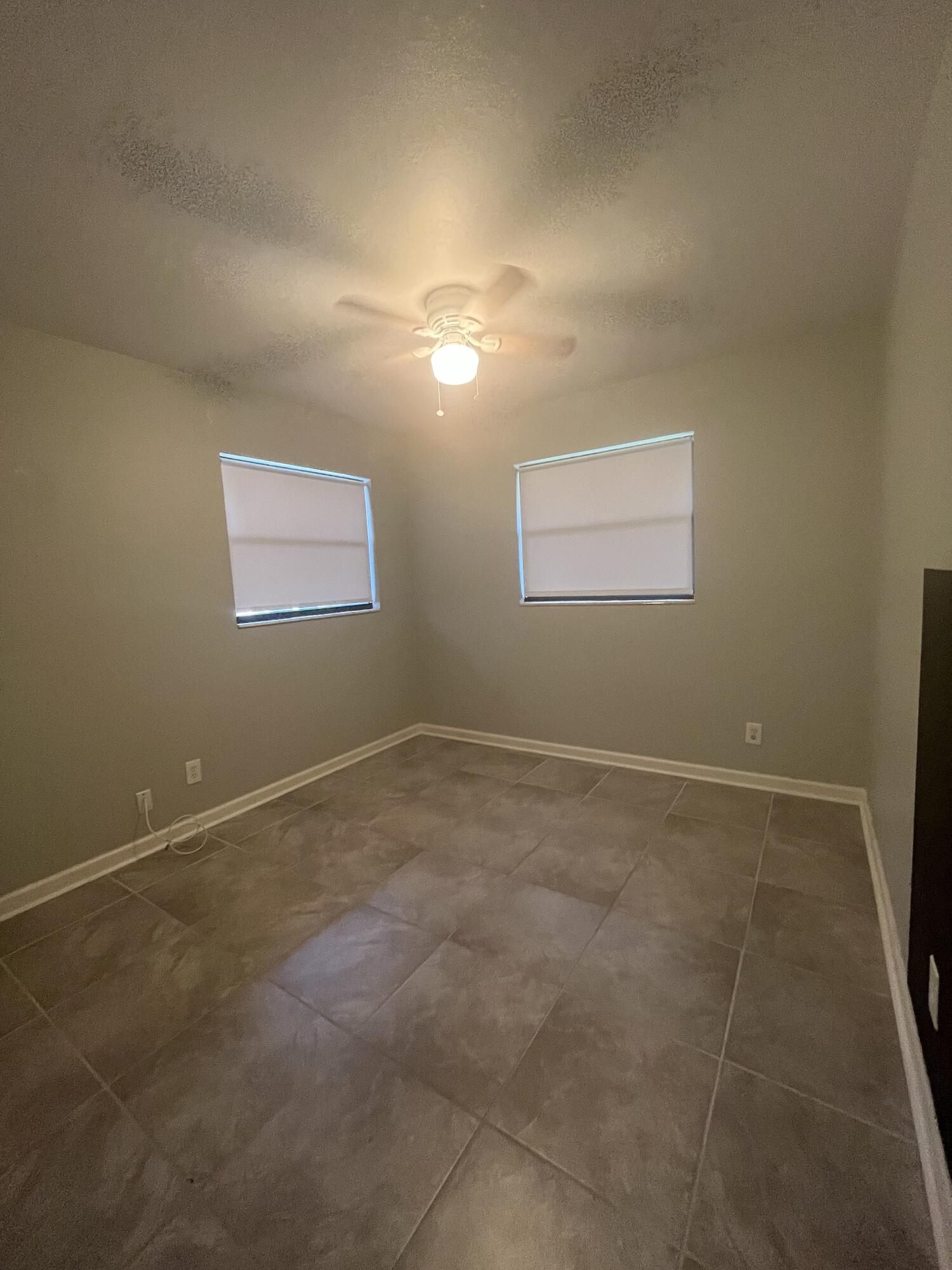 ELLIOTTS POINT 10TH ADDN - Residential Lease