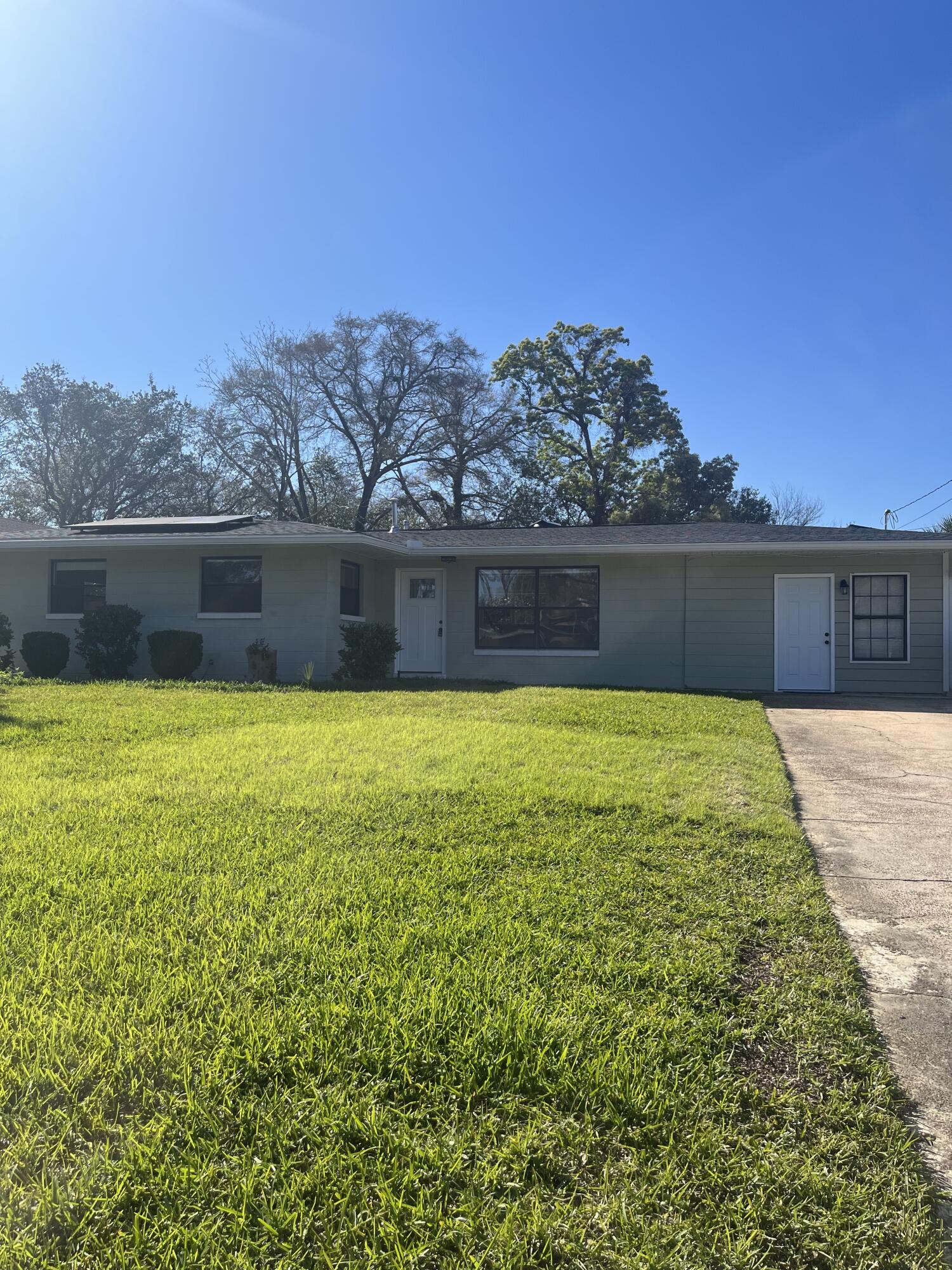 ELLIOTTS POINT 10TH ADDN - Residential Lease
