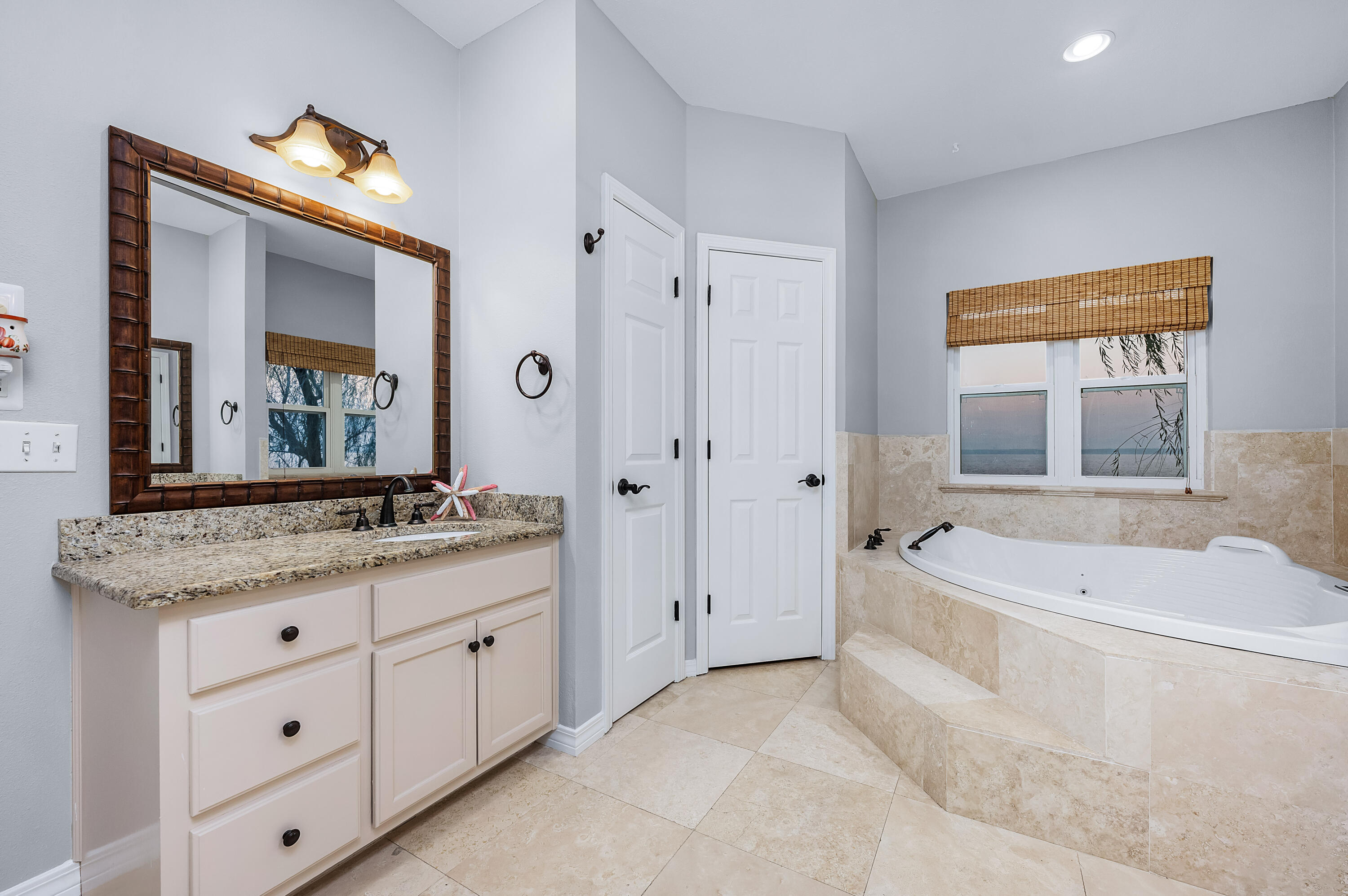 BAYSIDE - Residential