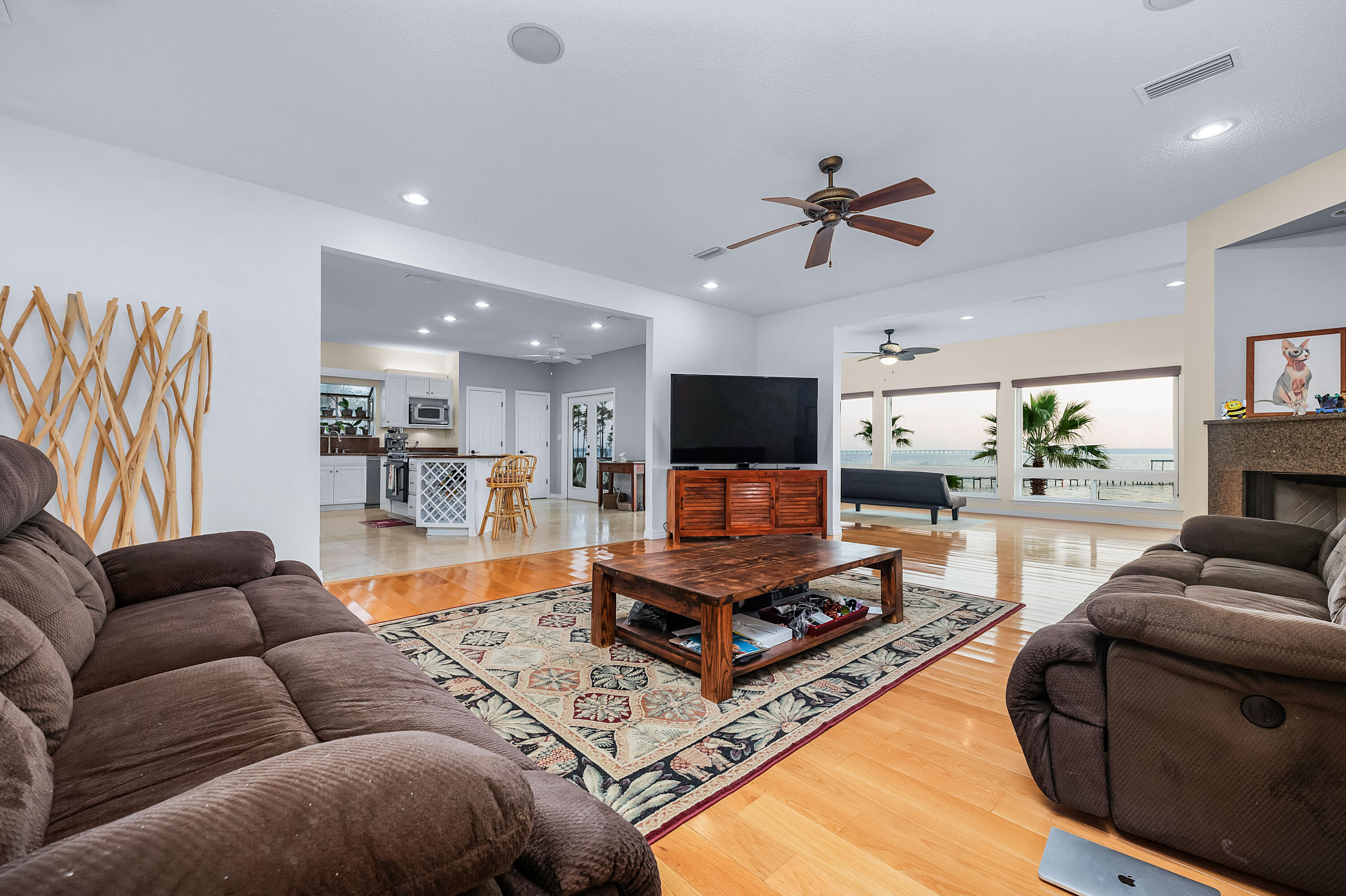 BAYSIDE - Residential