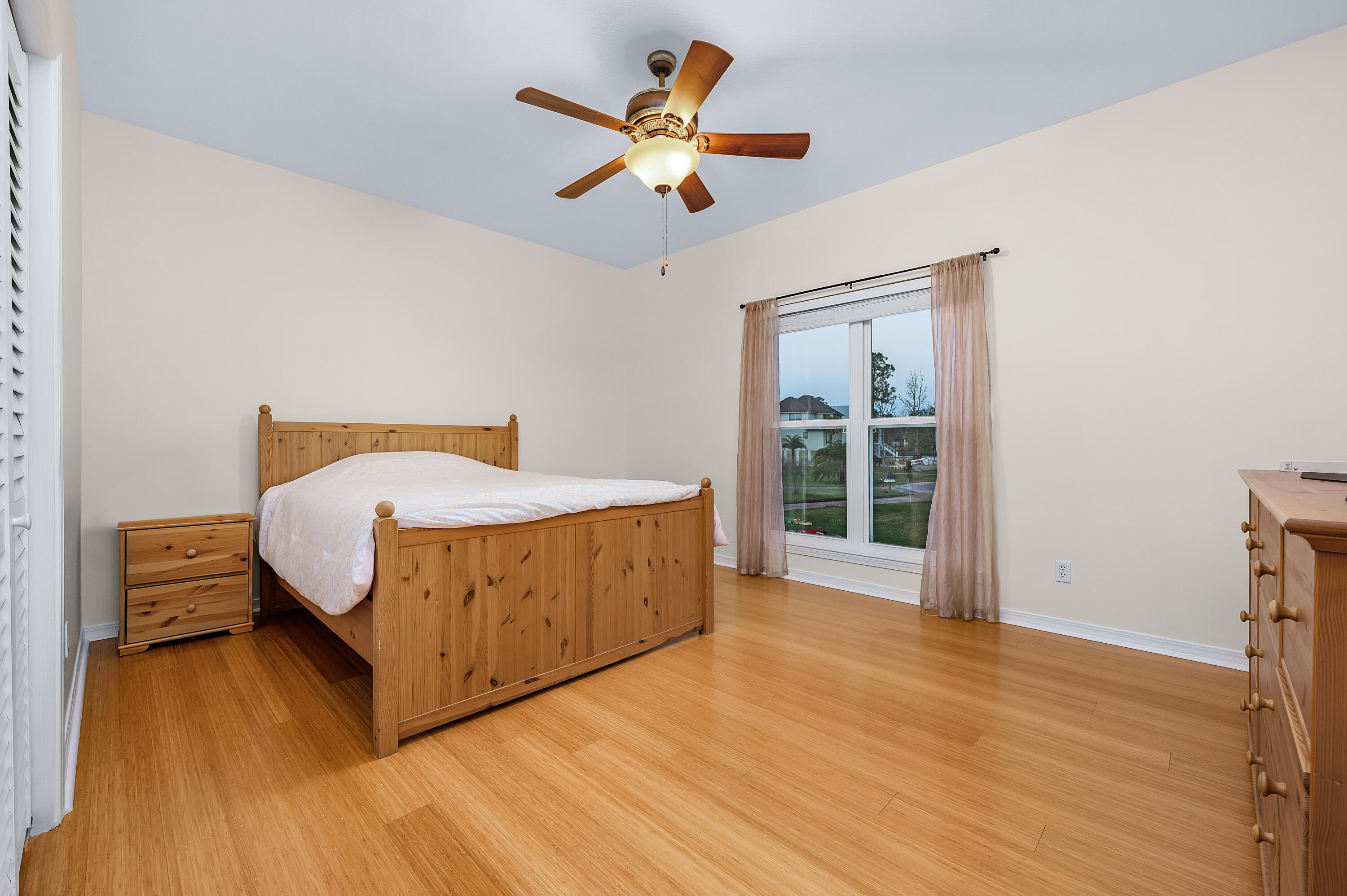 BAYSIDE - Residential