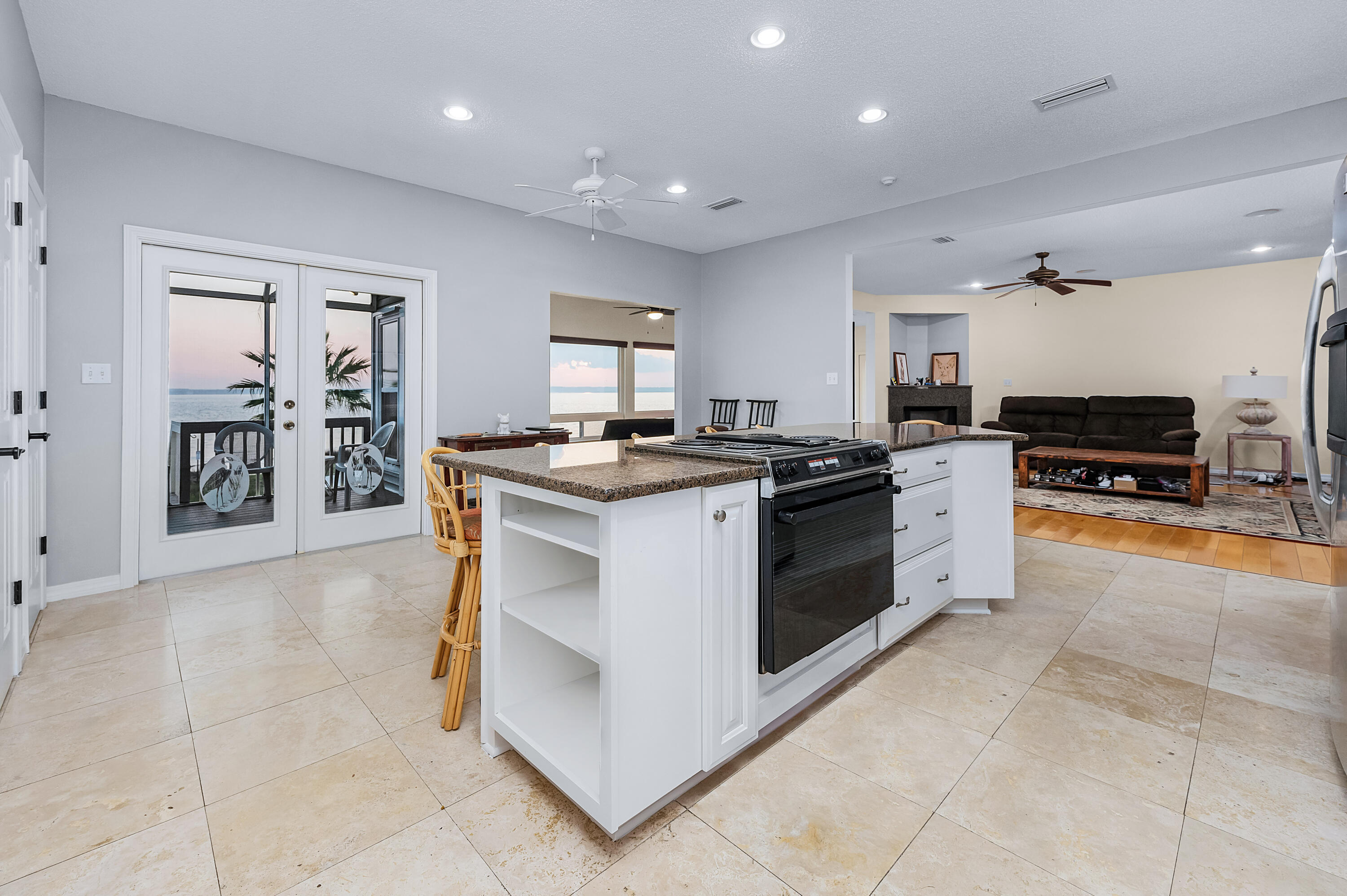 BAYSIDE - Residential