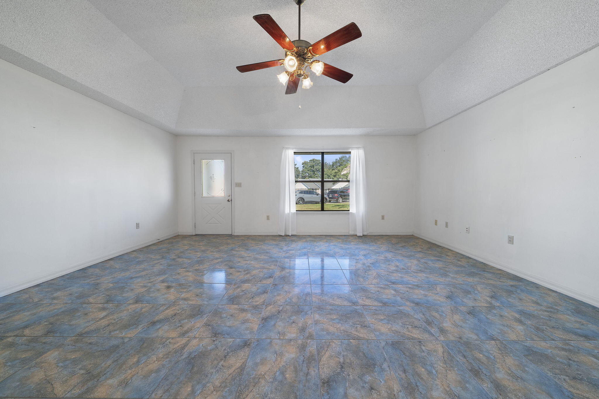 PRO AM ESTATES - Residential