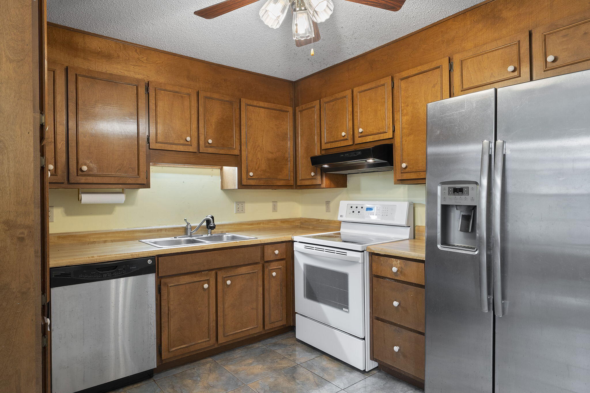 PRO AM ESTATES - Residential