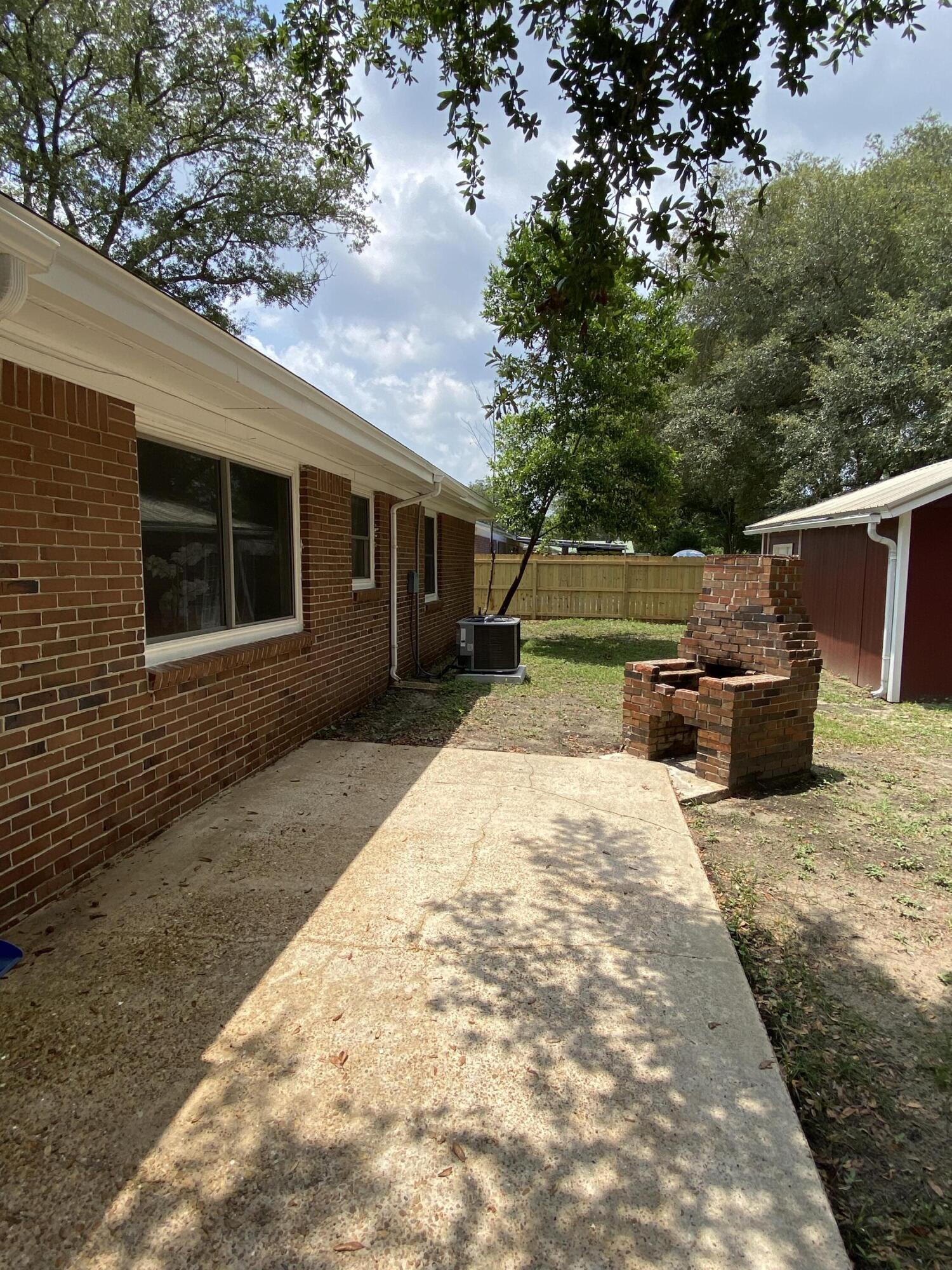 CAROL ANNE MANOR - Residential