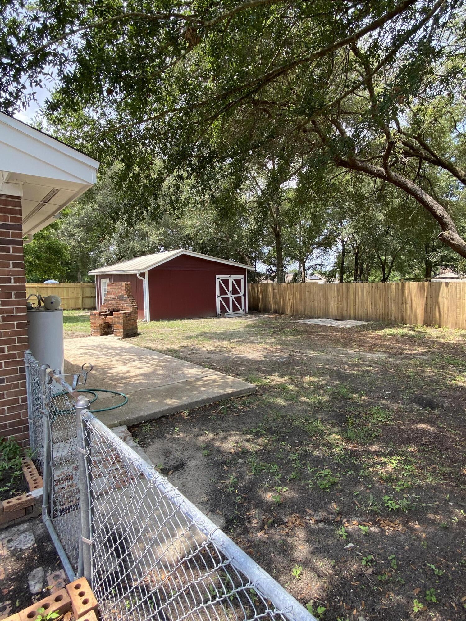 CAROL ANNE MANOR - Residential