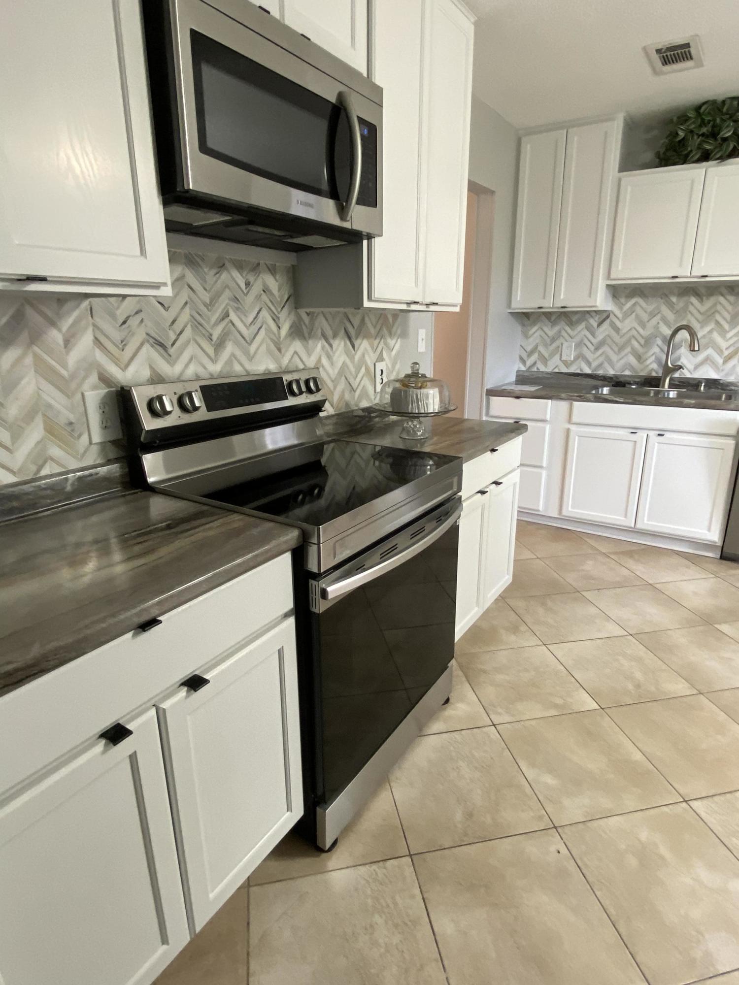 CAROL ANNE MANOR - Residential