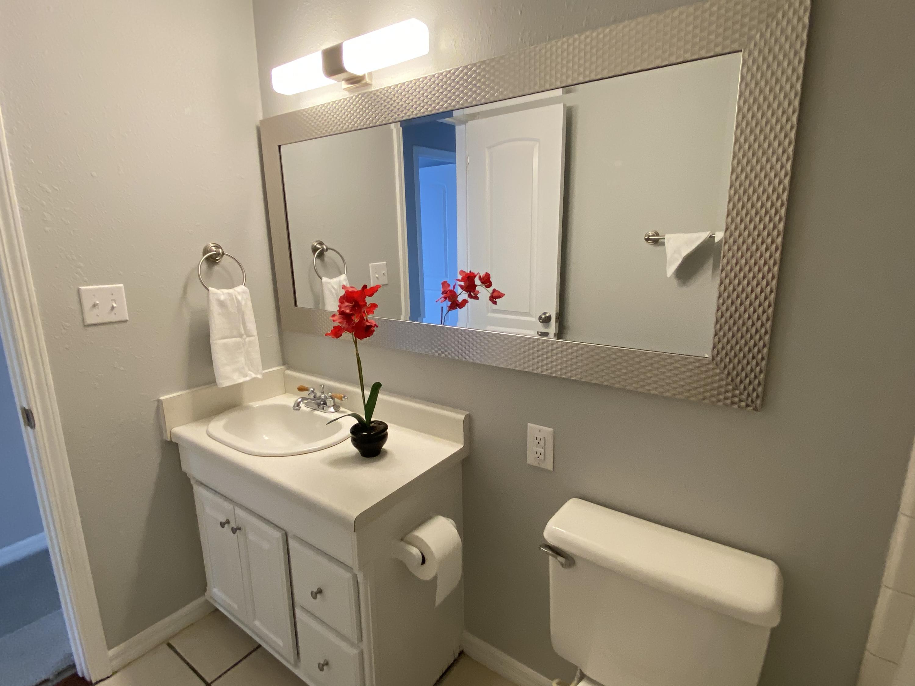 CAROL ANNE MANOR - Residential