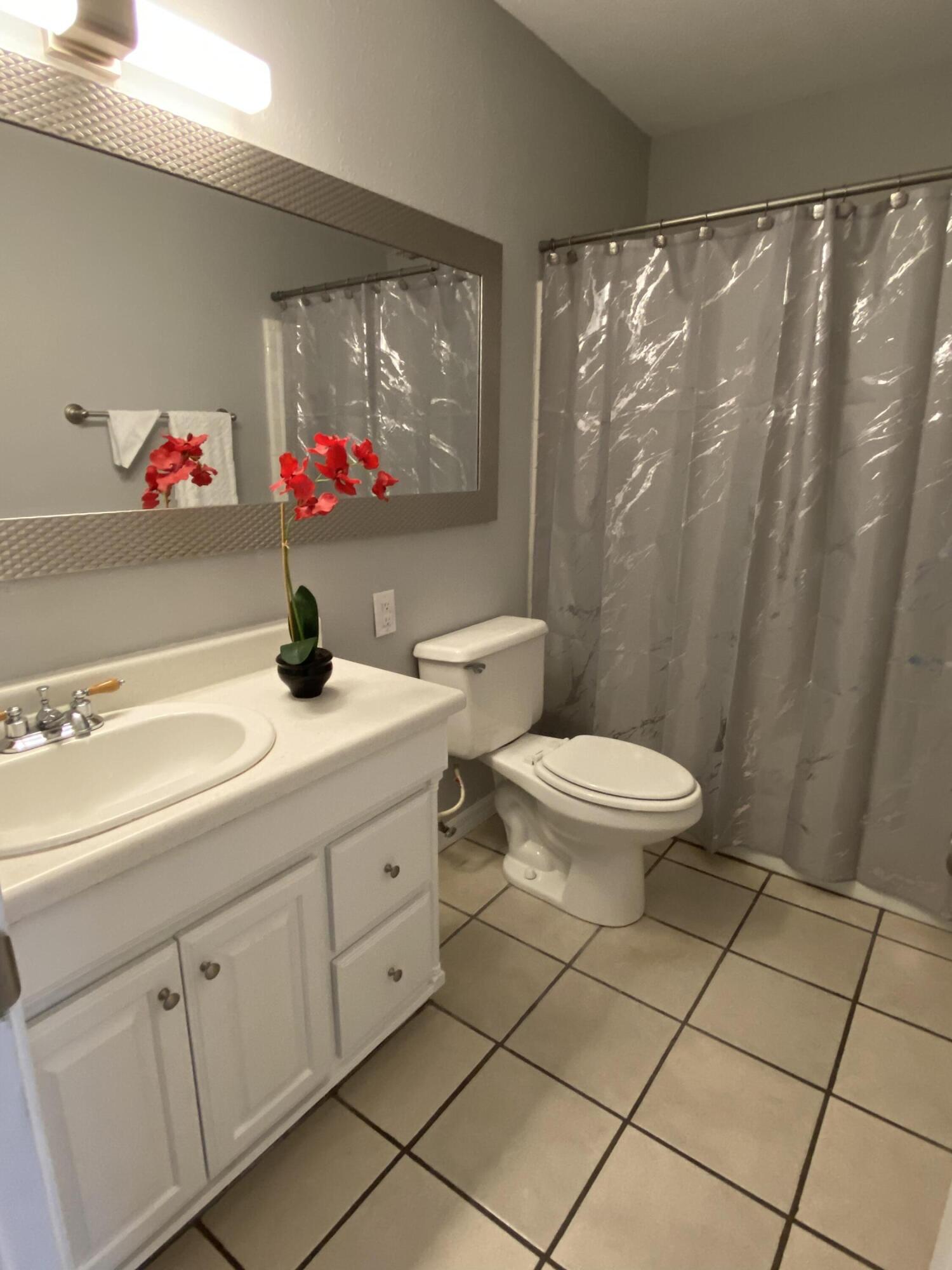 CAROL ANNE MANOR - Residential