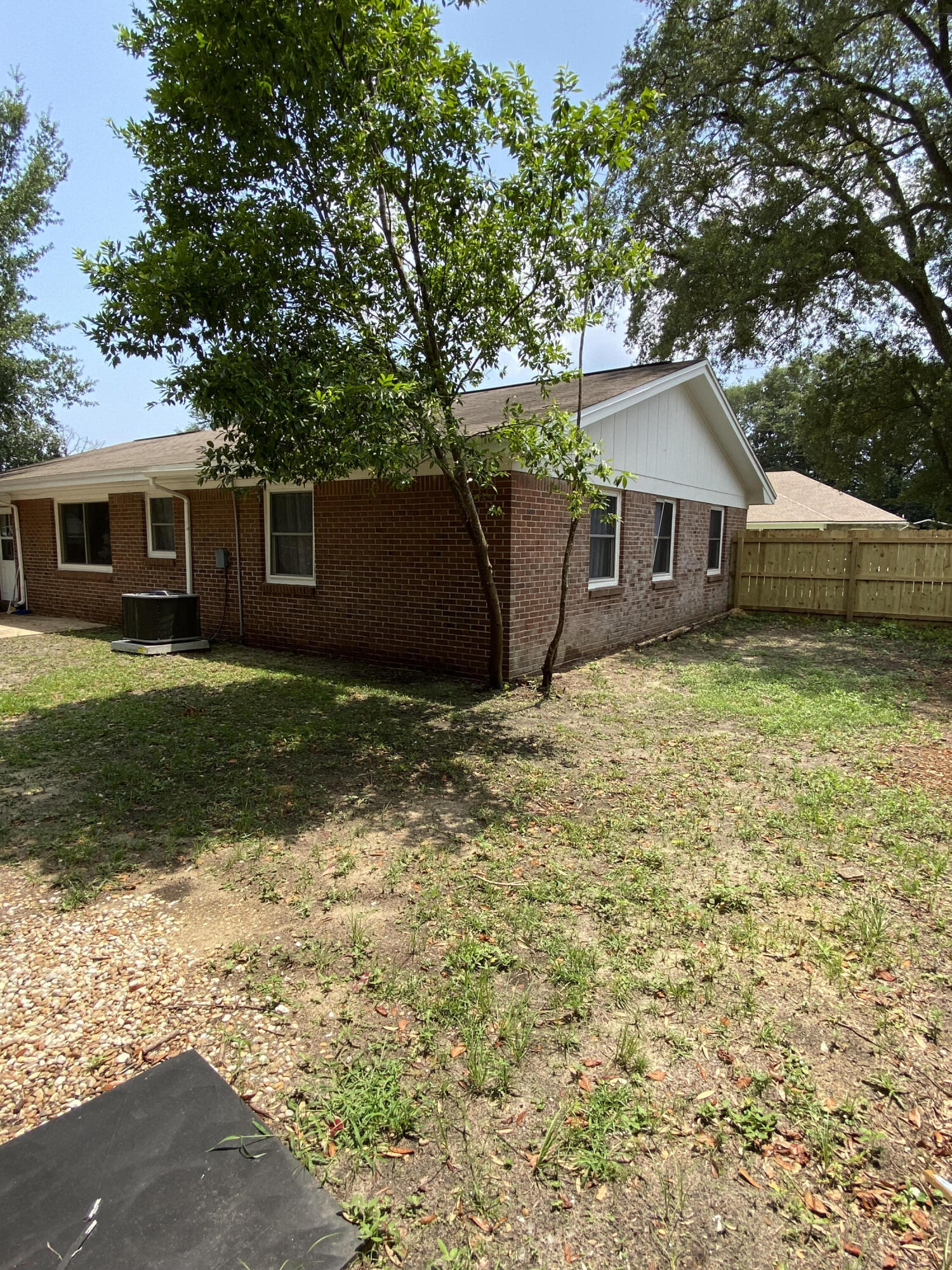 CAROL ANNE MANOR - Residential