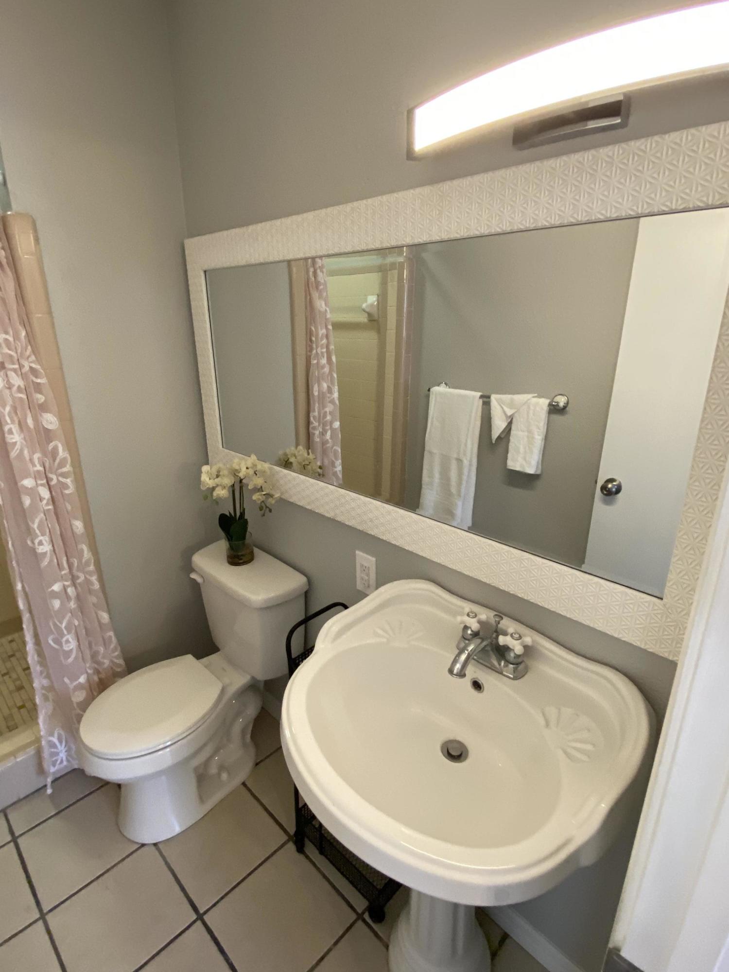 CAROL ANNE MANOR - Residential