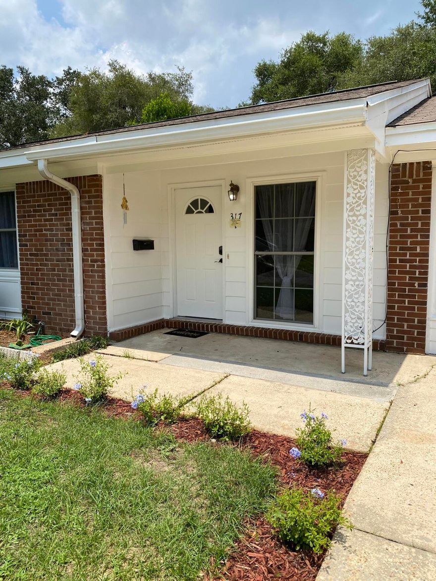 Home has been painted throughout, inside and out,  new carpet, new doors, new kitchen, new appliances, new 3 ton HVAC, new electric tankless water heater, 

Large 500sf air conditioned outbuilding with lots of possibilities. Not warranted,  moldy carpet in outbuilding was removed and concrete floors treated with commercial mold killer four times. You can still smell a little mold smell.  There is also damage to baseboards in outbuilding that may be caused by wood destroying organisms. Any and all issues with outbuilding  shall be responsibility of purchaser.

Garage has been converted to lovely large multi-purpose room.

Buyers to verify all information deemed necessary or of interest...  

PLEASE REMOVE FOOTWEAR BEFORE ENTERING HOME.  NEW CARPET!!!!!!!  Thank you for your consideration.