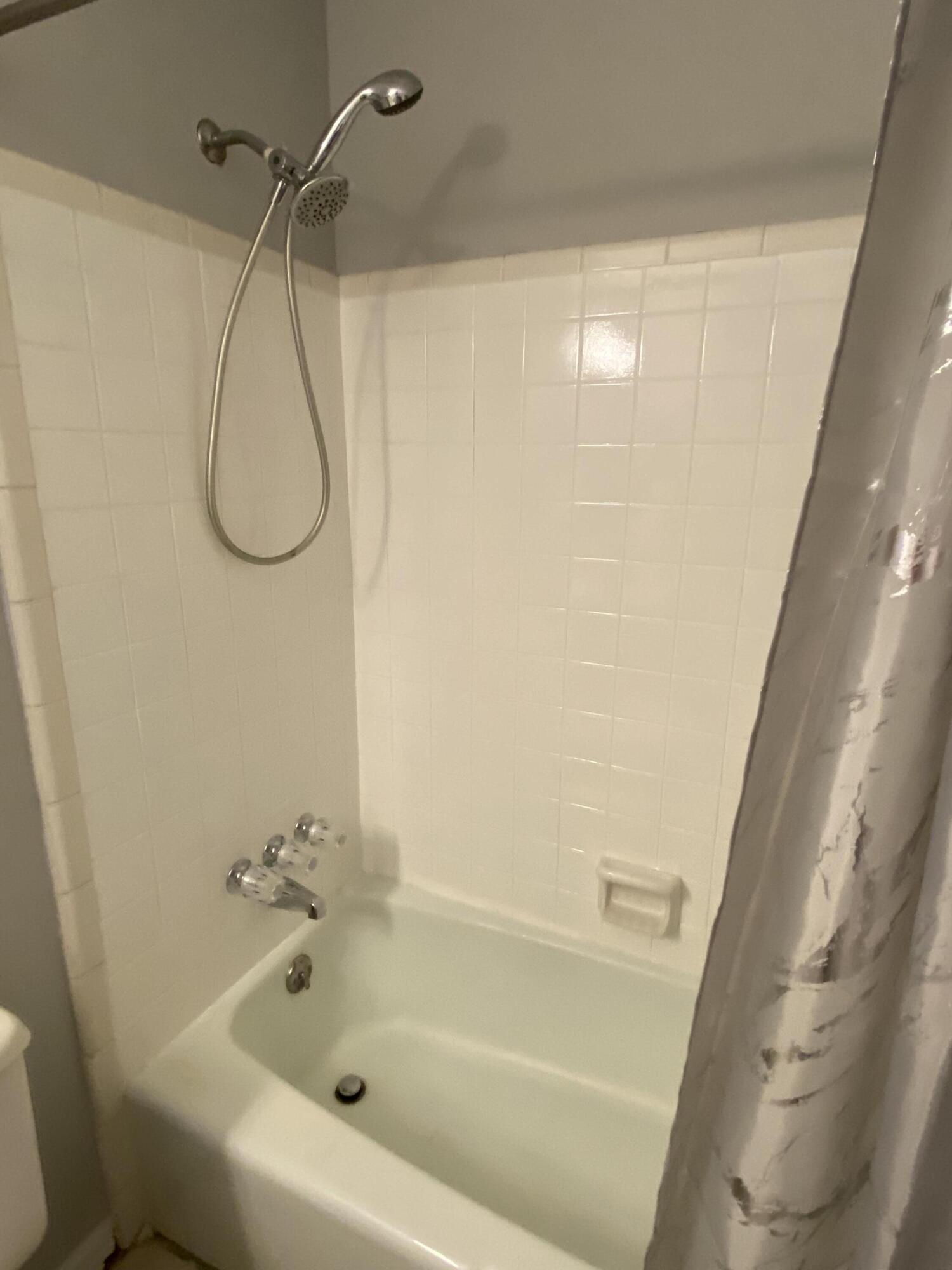 CAROL ANNE MANOR - Residential