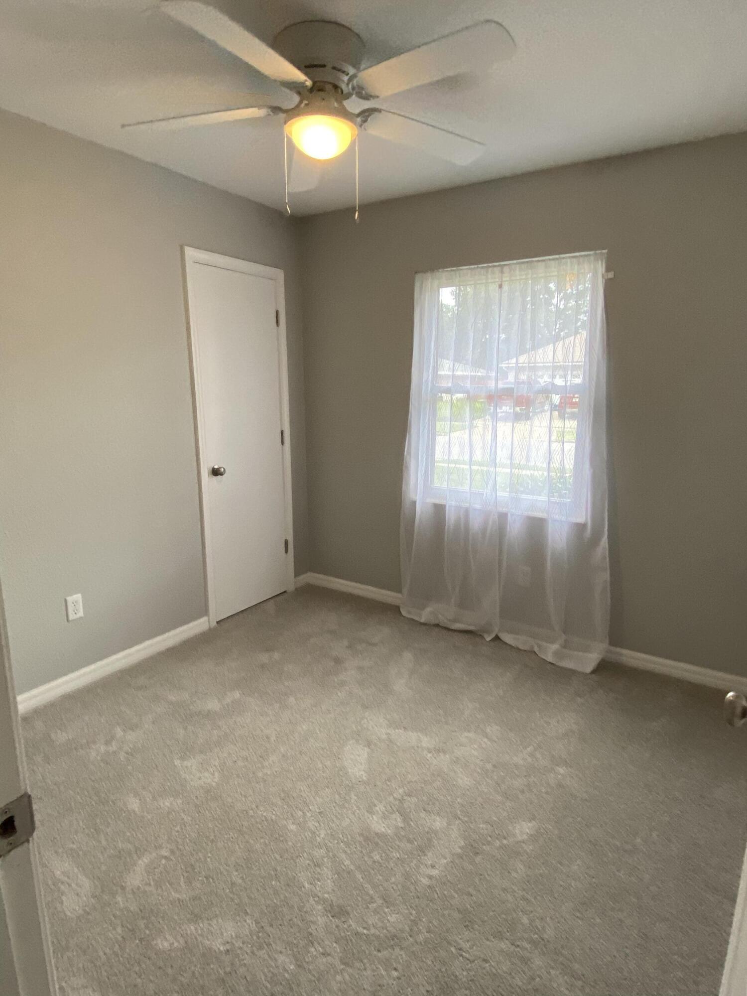 CAROL ANNE MANOR - Residential