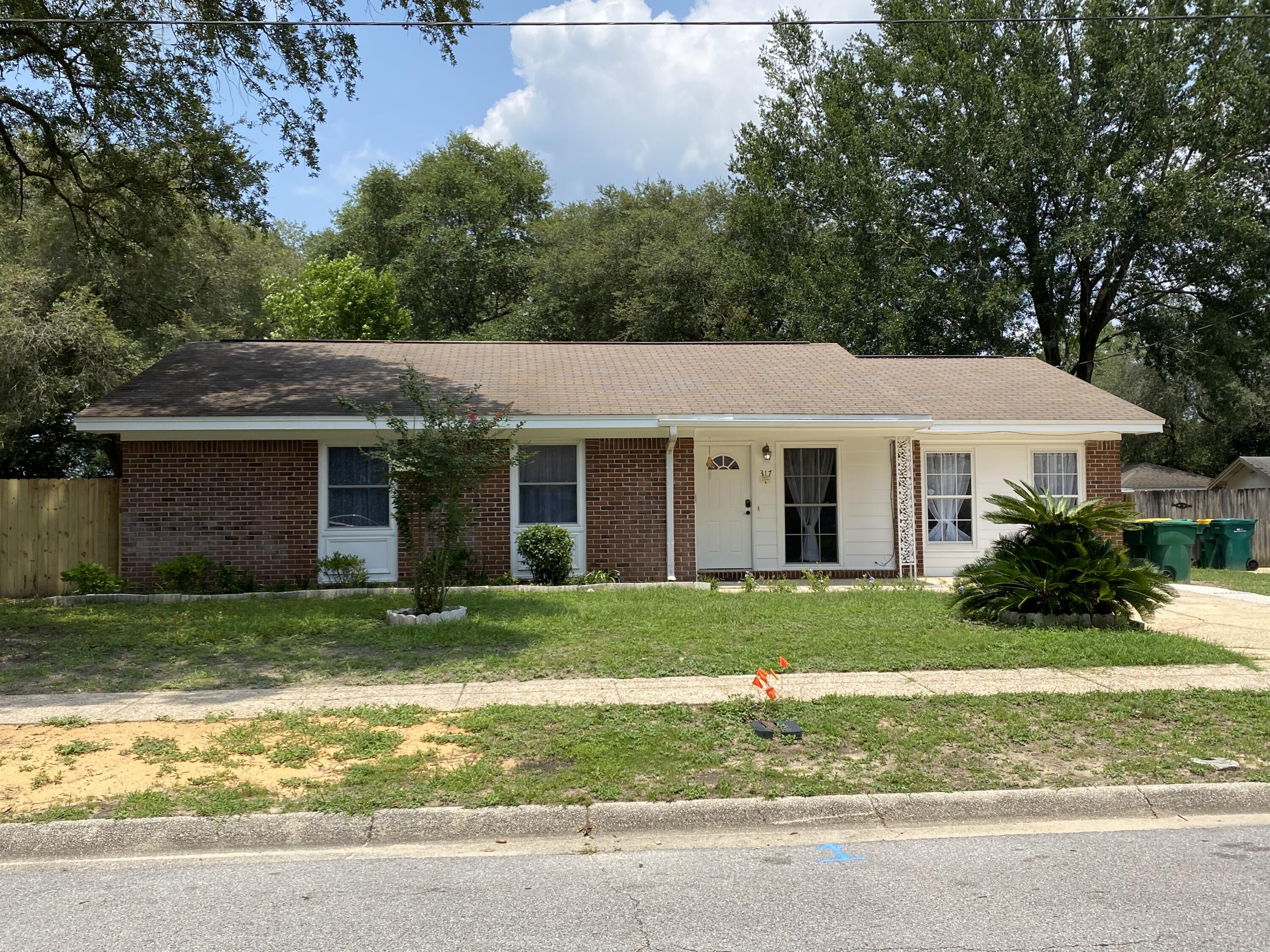 CAROL ANNE MANOR - Residential