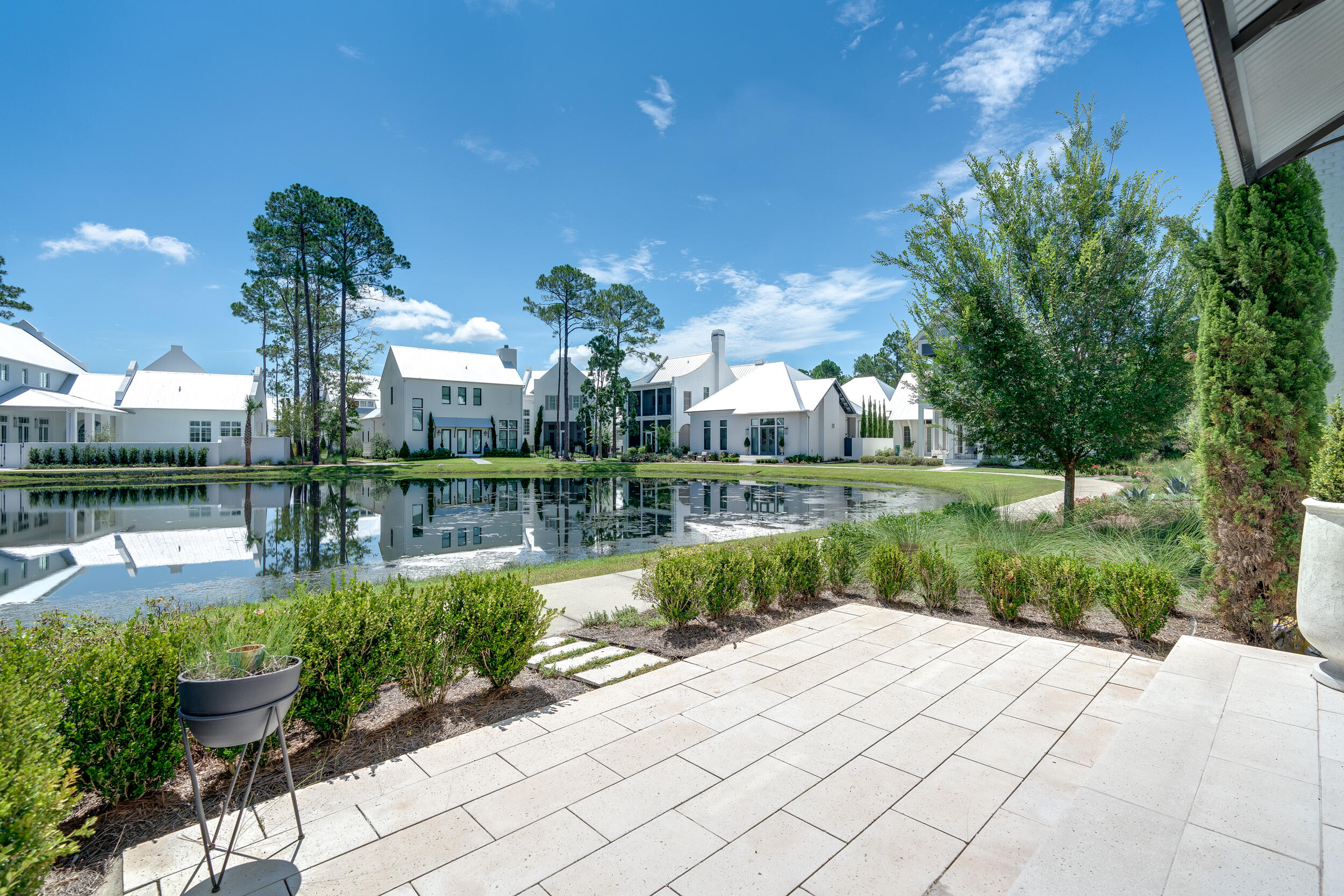 CHURCHILL OAKS - Residential