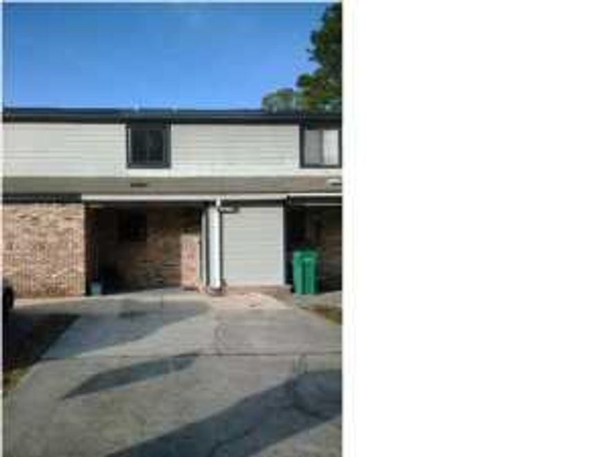 Don't miss this townhome!!! Owner has made many upgrades! New paint throughout, kitchen was completely remodeled less that 2 years ago. Kitchen appliances less than 2 years old with tons of storage, carpet 2 years old, sale includes front load washer/dryer 6 years old. 1.5 ton ac unit installed within last 5 years, new roof, windows, water heater, tile replaced since 2007, ceiling fans throughout, back deck, walk in closet in master. Close to AFB and Hurlburt Field. Don't miss out this property won't last long!