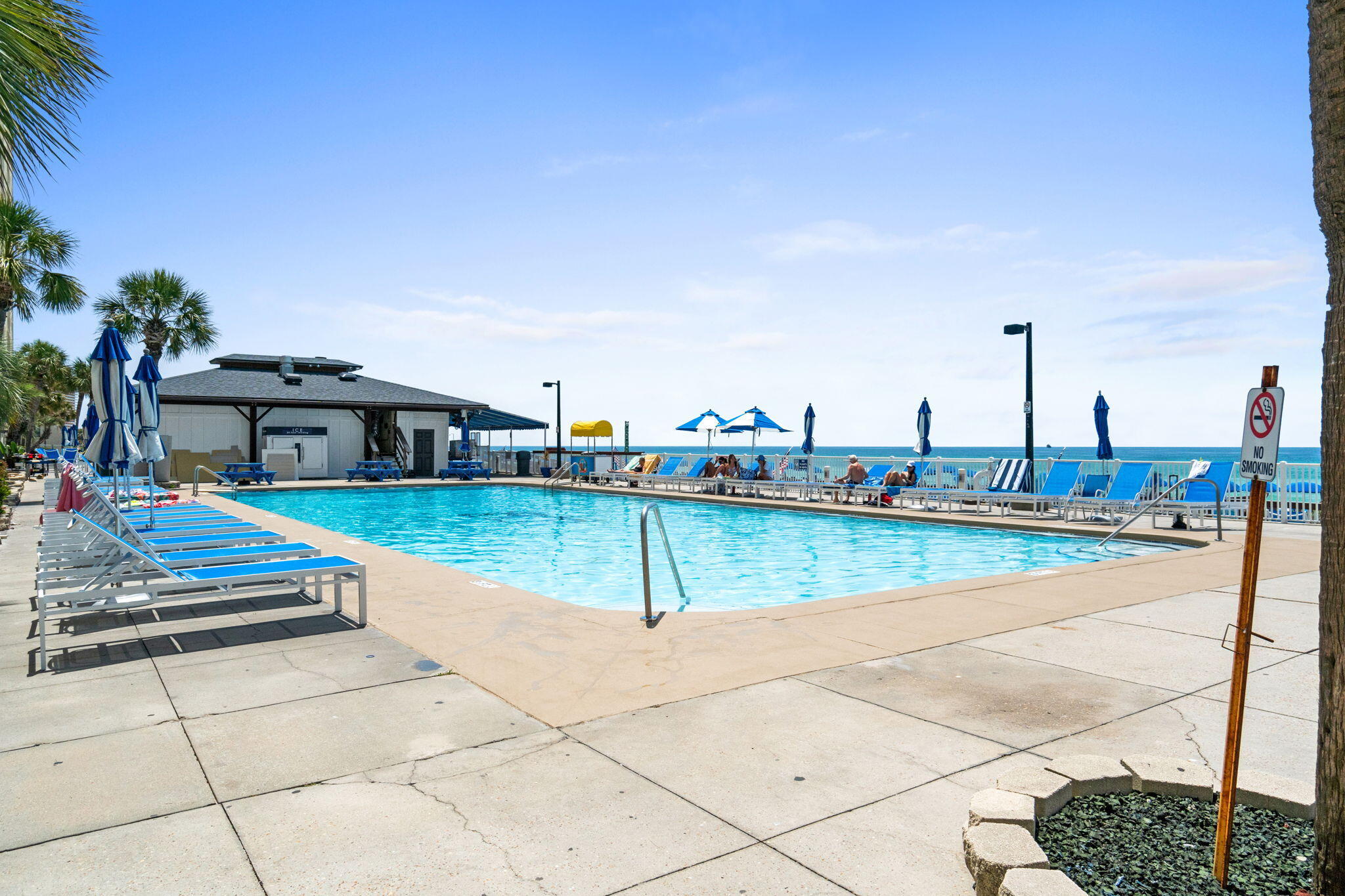 REGENCY TOWERS - Residential