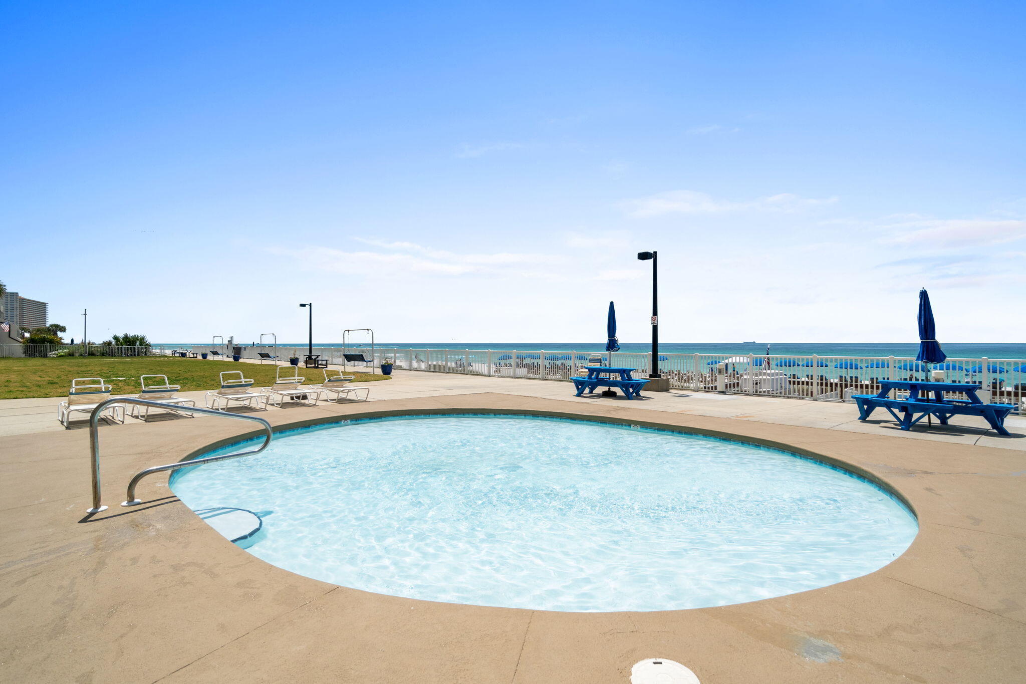 REGENCY TOWERS - Residential
