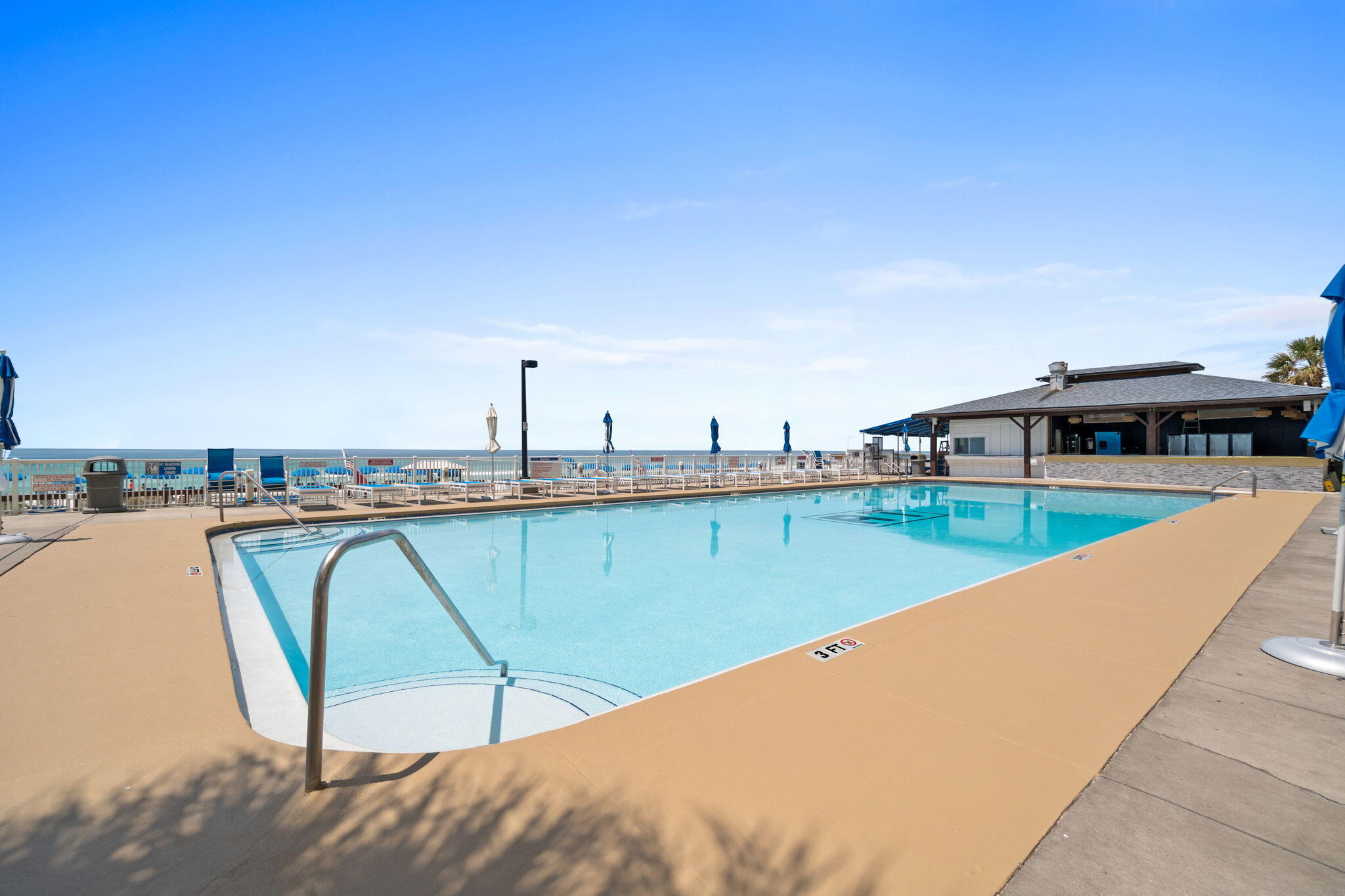 REGENCY TOWERS - Residential