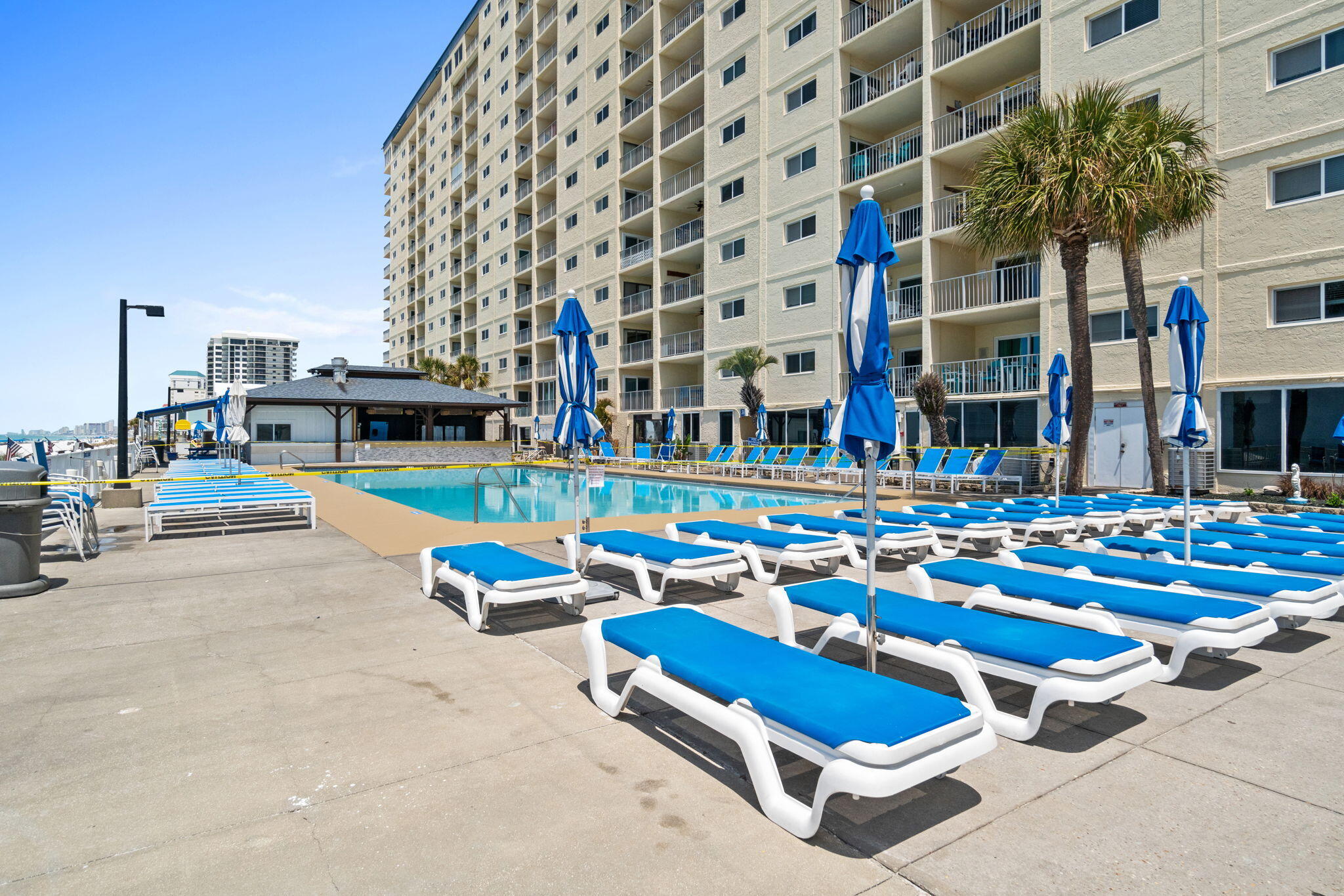 REGENCY TOWERS - Residential