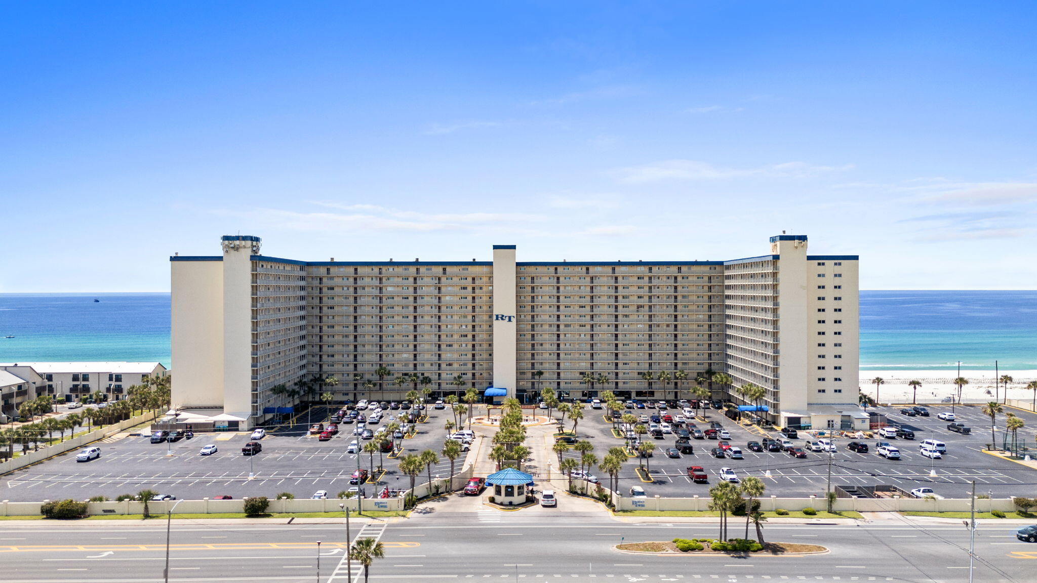 REGENCY TOWERS - Residential