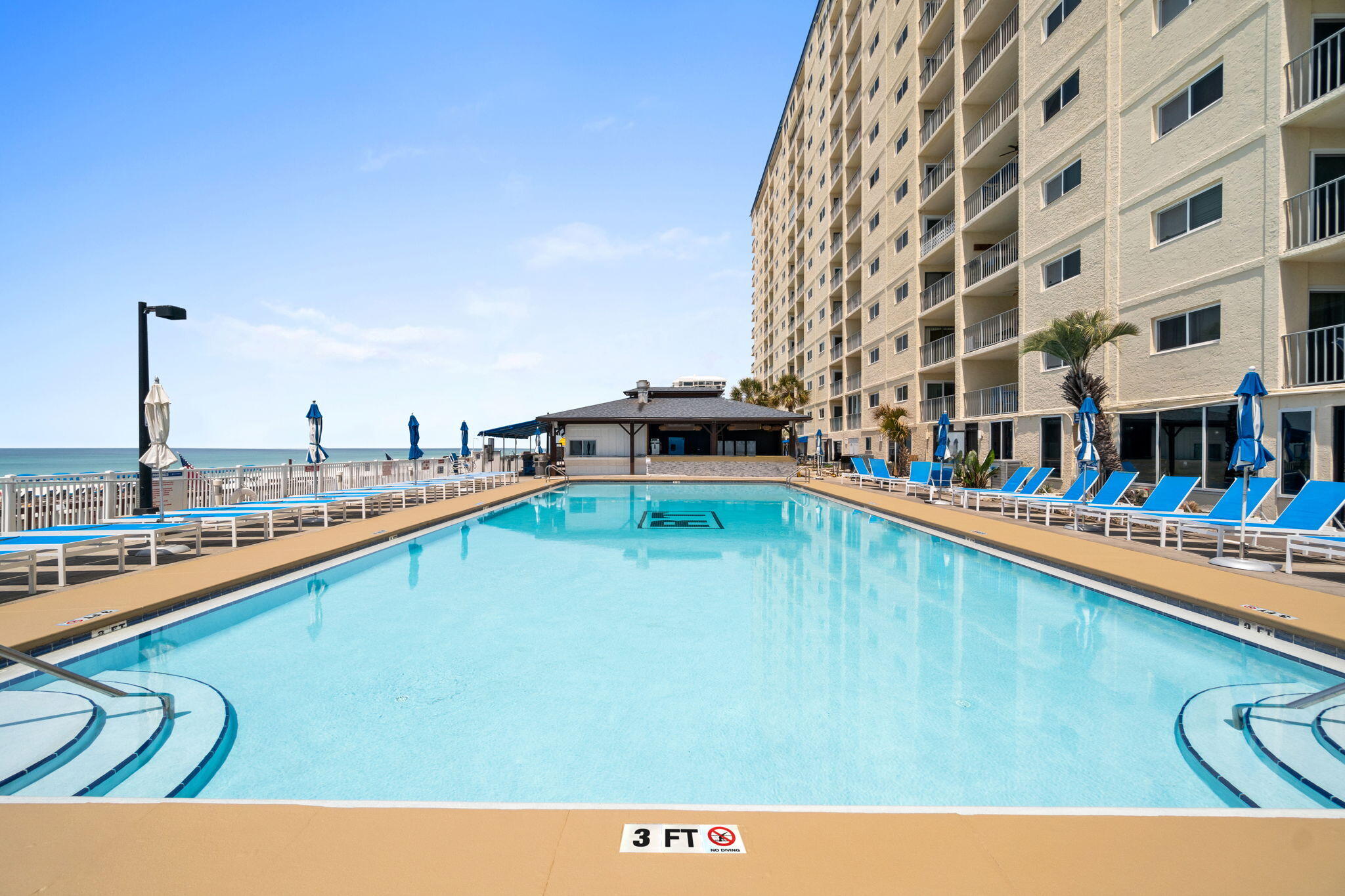 REGENCY TOWERS - Residential