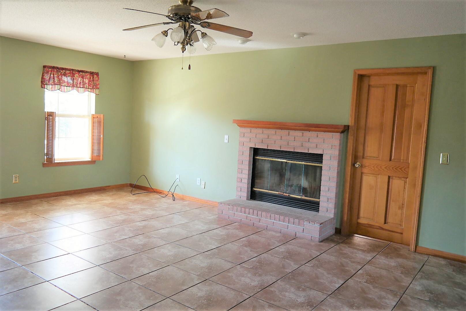 DEFUNIAK COUNTRY CLUB ESTATES - Residential