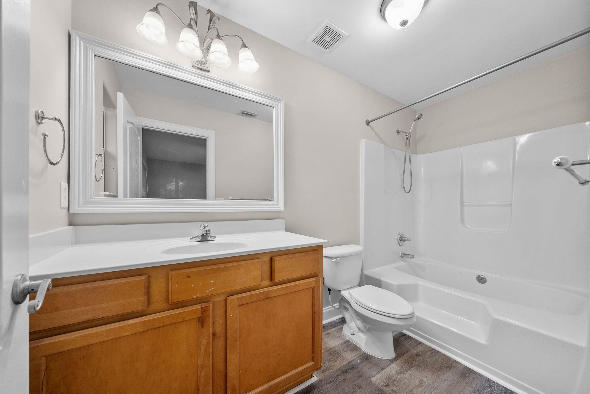 OLD BAY T/H - Residential Lease