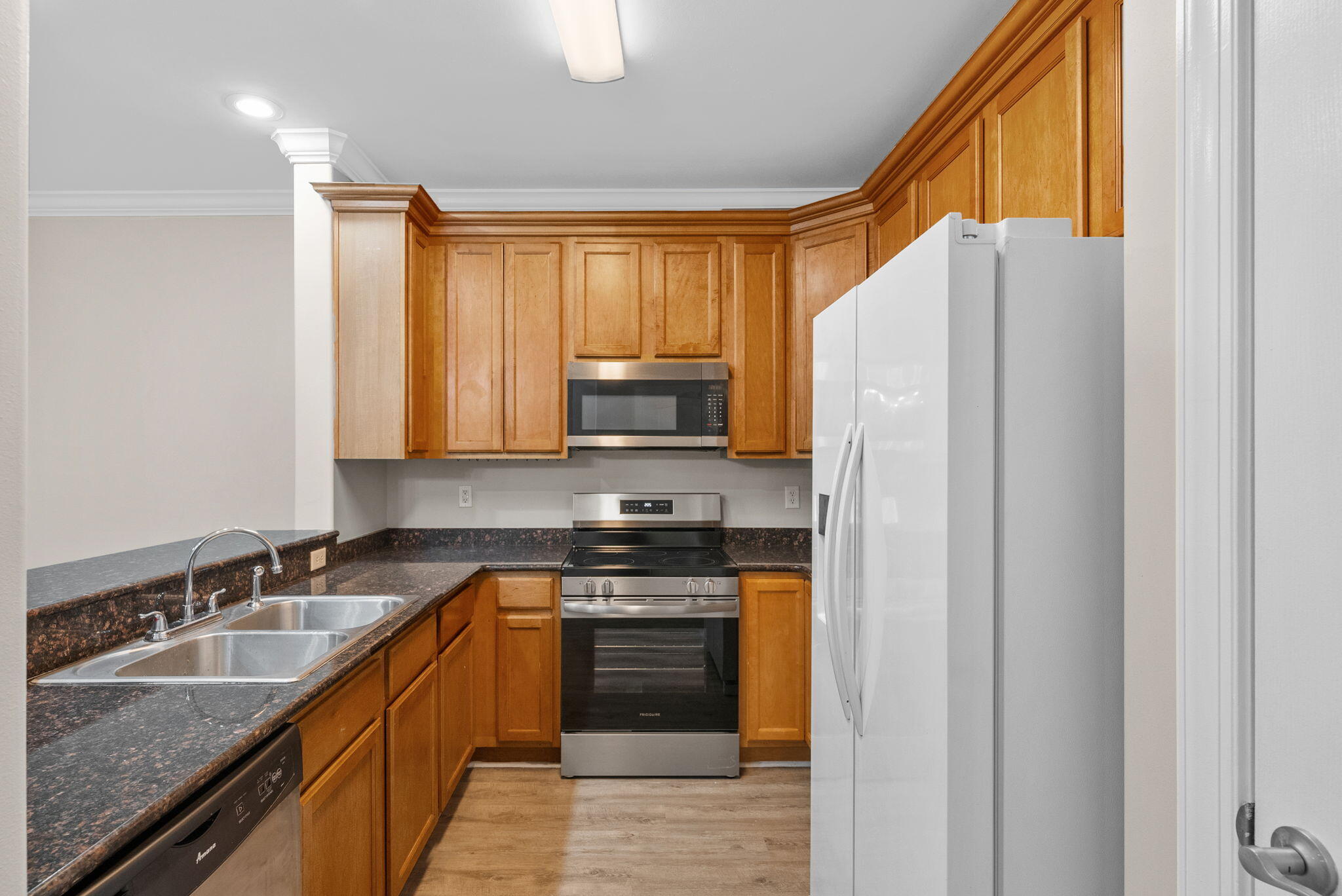 OLD BAY T/H - Residential Lease