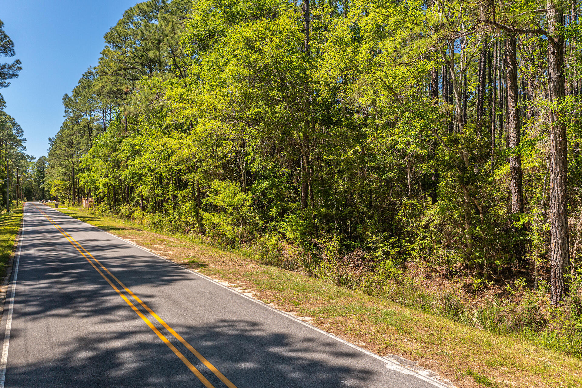 NO RECORDED SUBDIVISION - Land