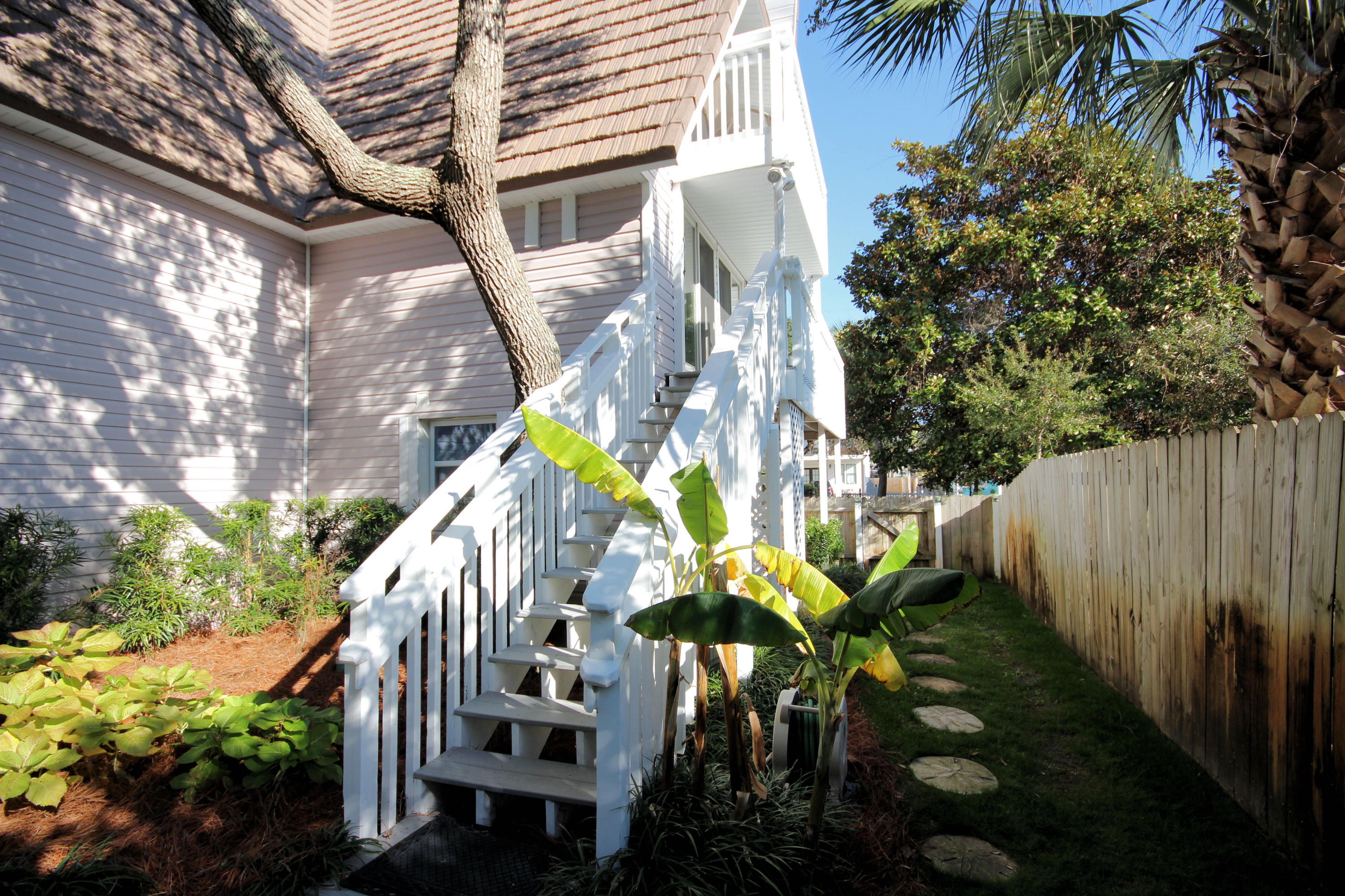 CRYSTAL BEACH - Residential