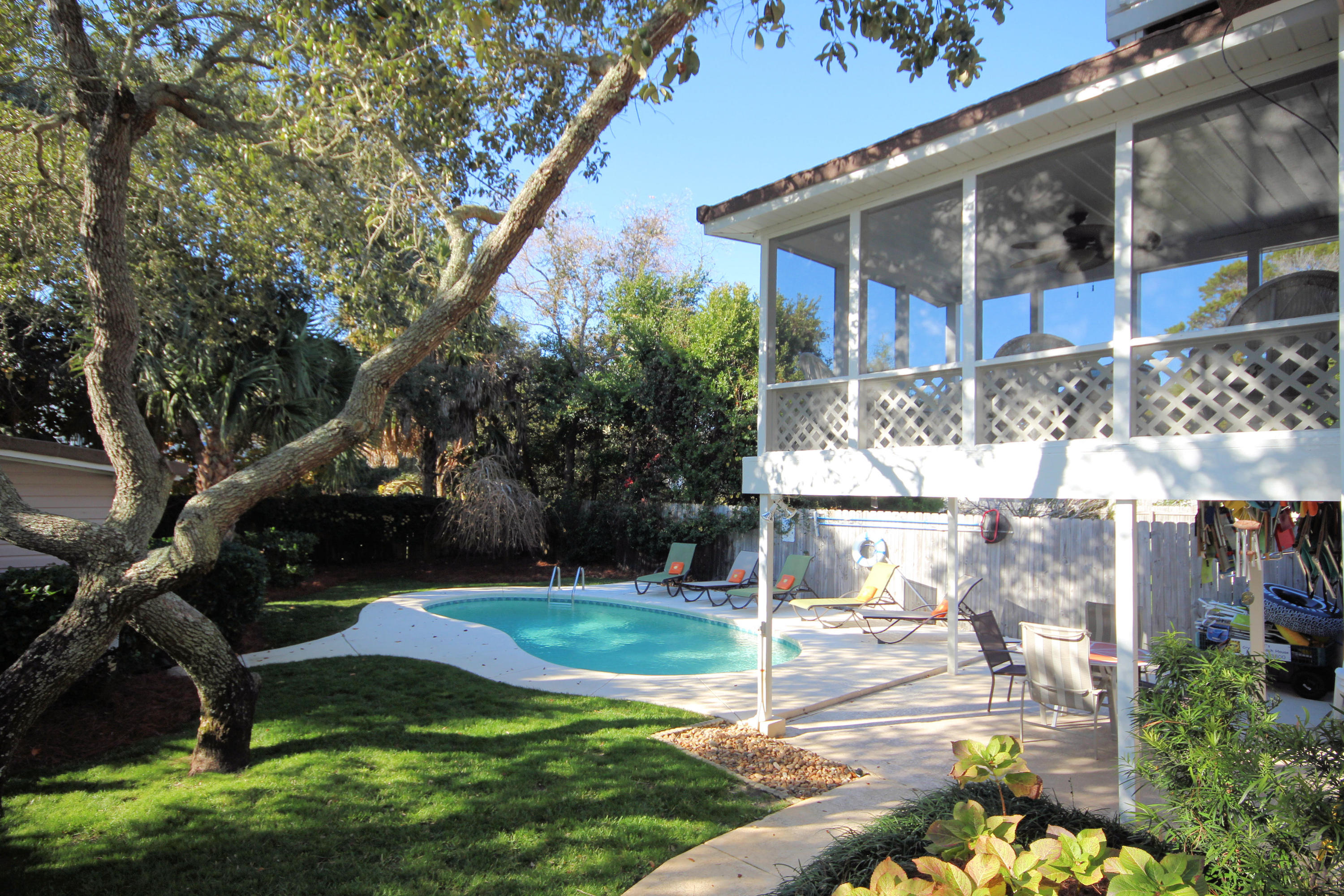 CRYSTAL BEACH - Residential