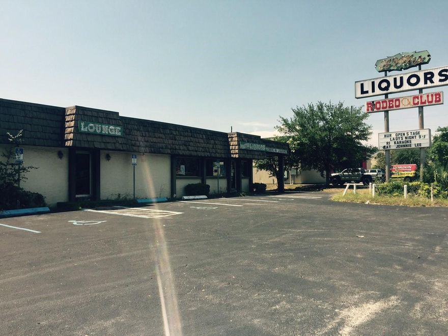 3,000 SF New retail space with traffic light access off busy Mary Esther Cutoff. Lease terms and build out negotiable. Up to 6,000 SF available.