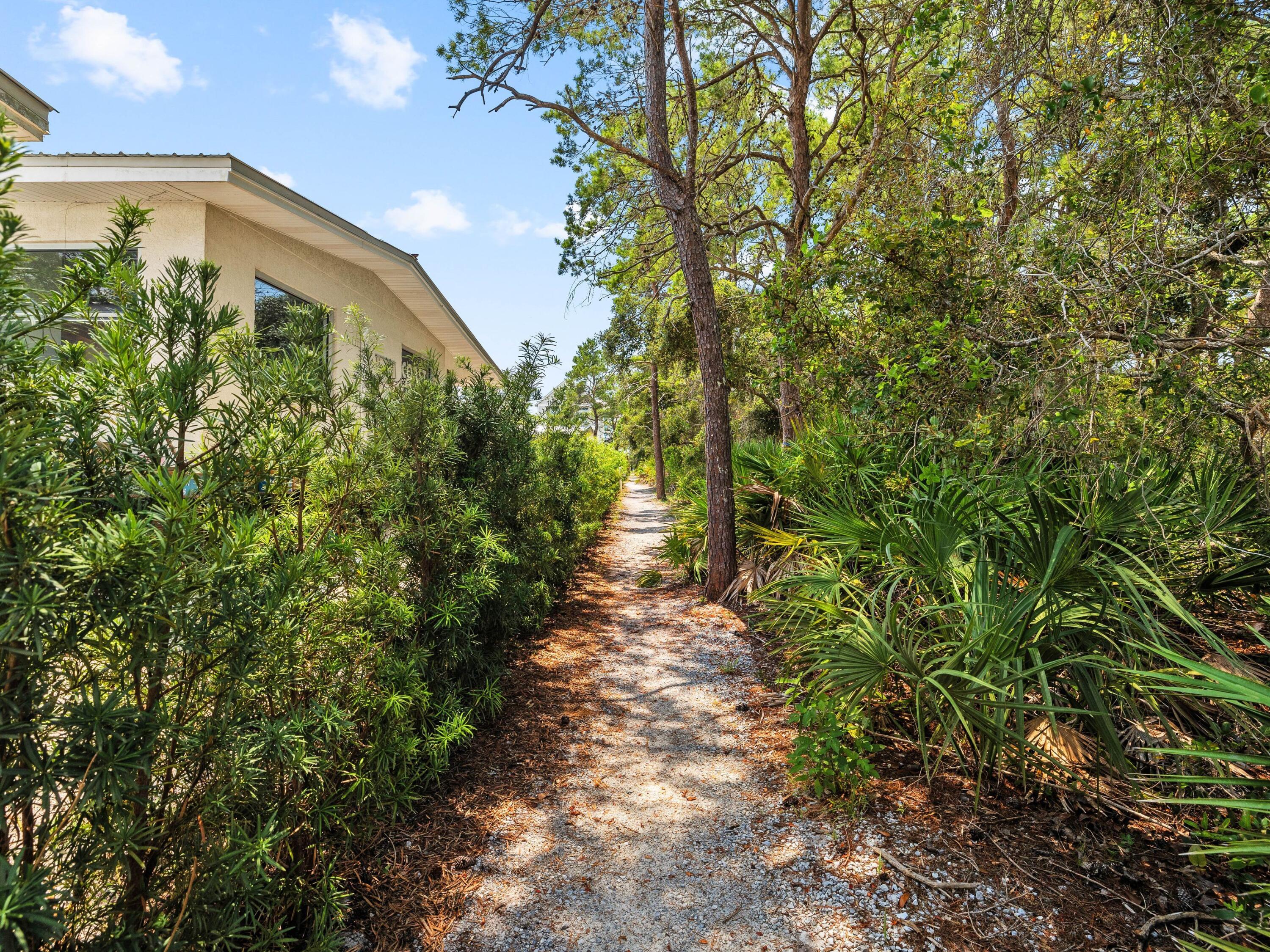 SEAVIEW VILLAS - Residential