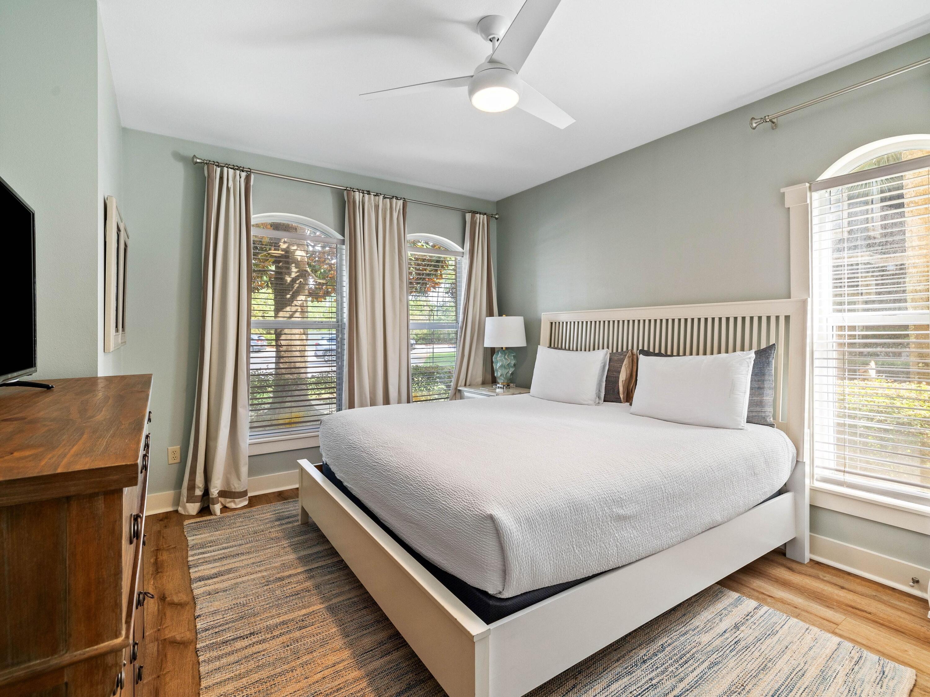 SEAVIEW VILLAS - Residential