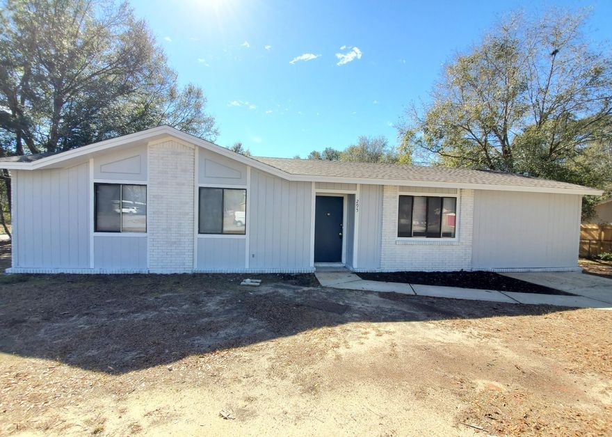 Welcome home! Adorable 3 bedroom 1 bath home on huge corner lot. This property features an updated roof and fresh paint throughout. Living room, breakfast nook, plus a large bonus space that could be used as a den or additional bedroom. Indoor laundry room. Spacious kitchen. Tile floors throughout. This property would make the perfect starter home or rental property. Vacant and easy to show!