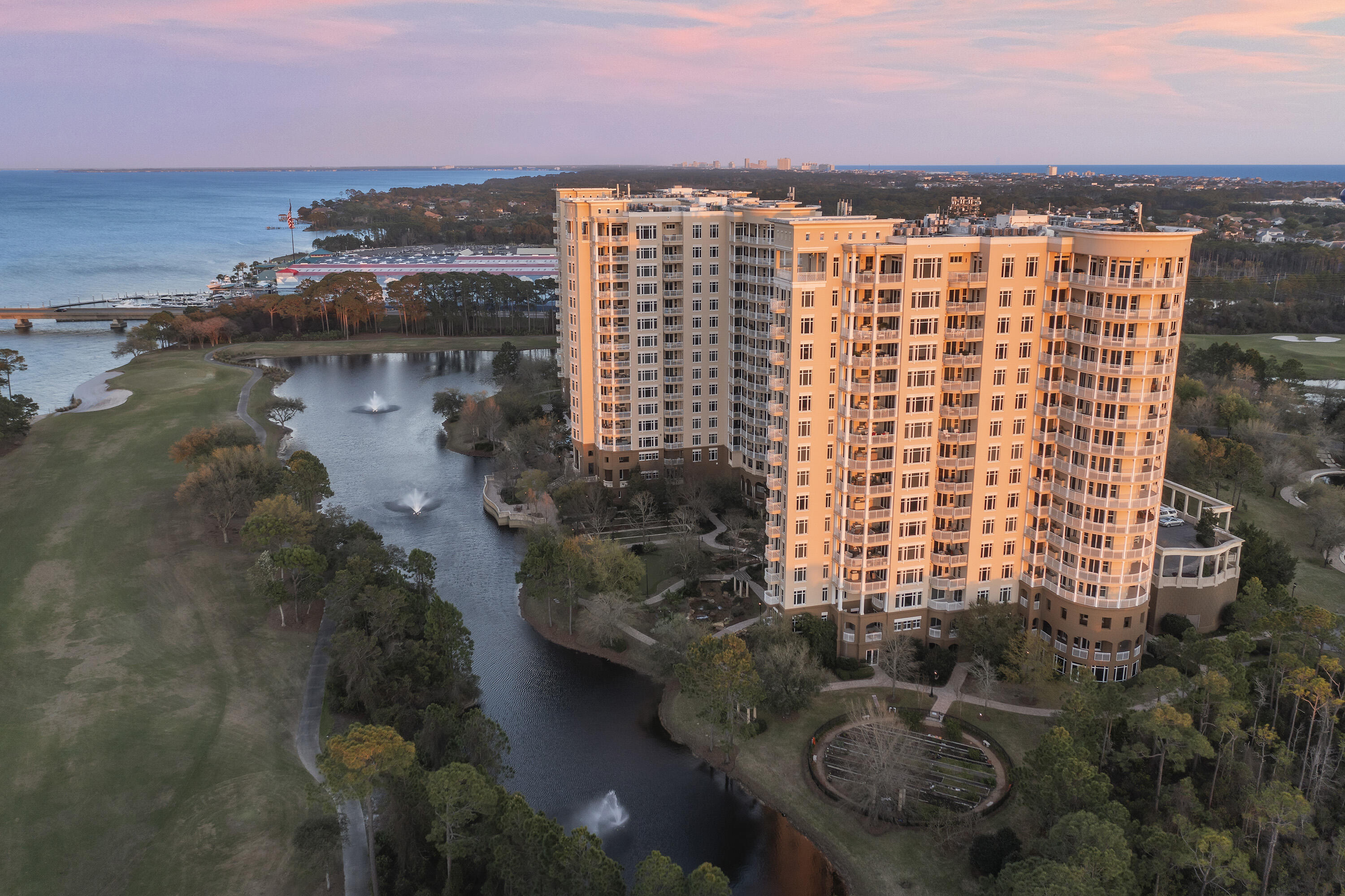 ONE WATER PLACE AT KELLY PLANTATION - Residential