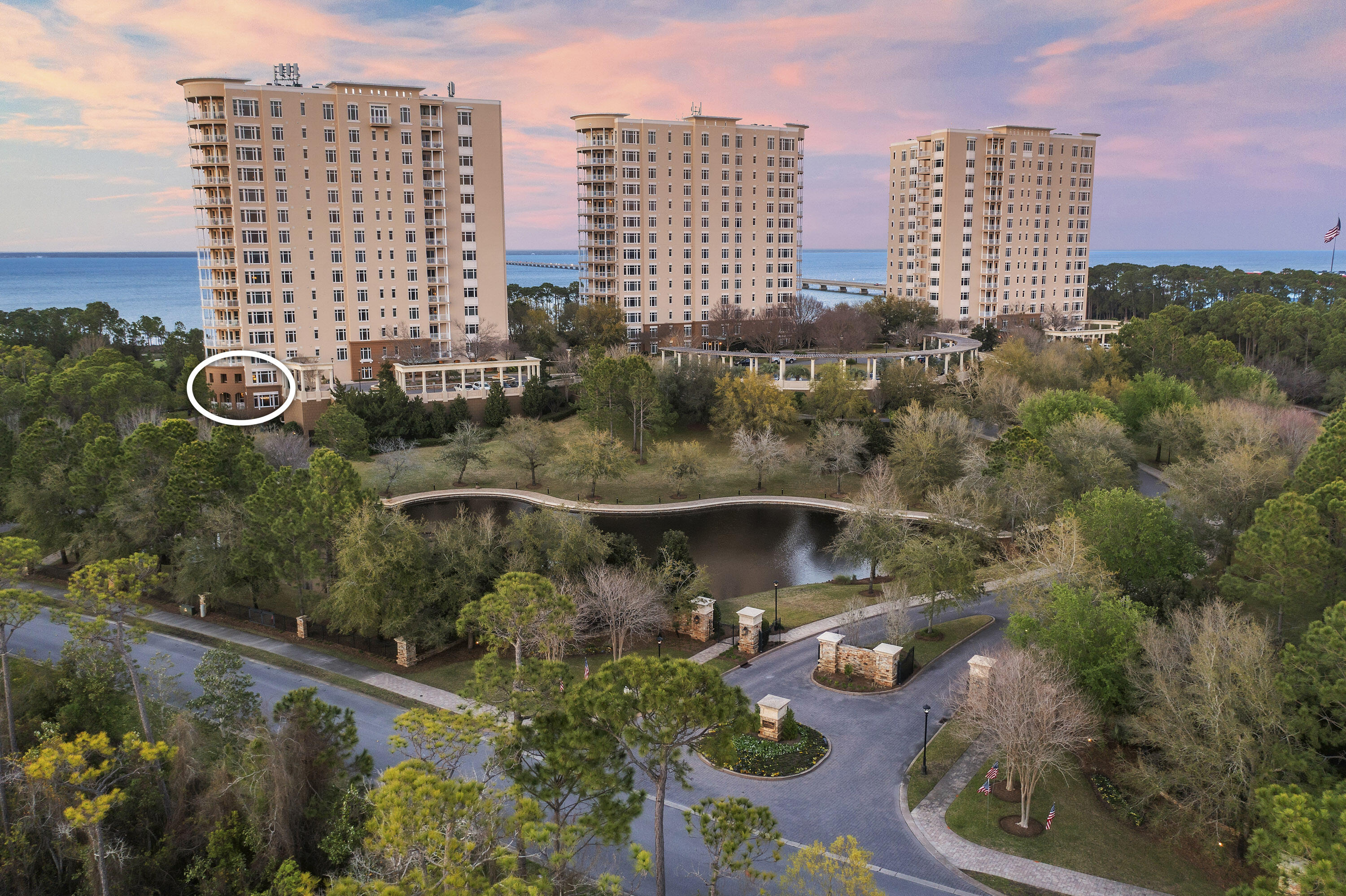 ONE WATER PLACE AT KELLY PLANTATION - Residential