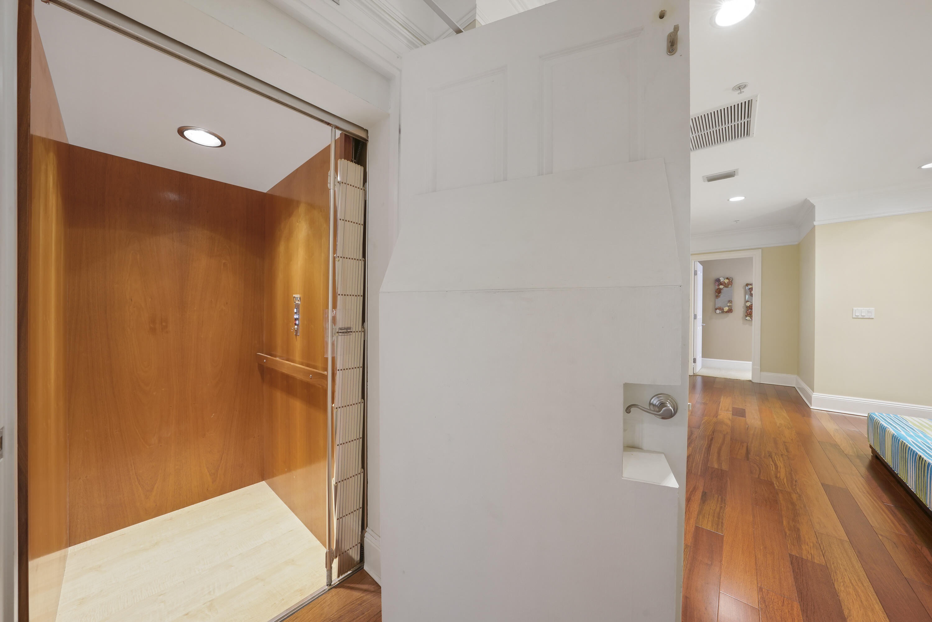 ONE WATER PLACE AT KELLY PLANTATION - Residential