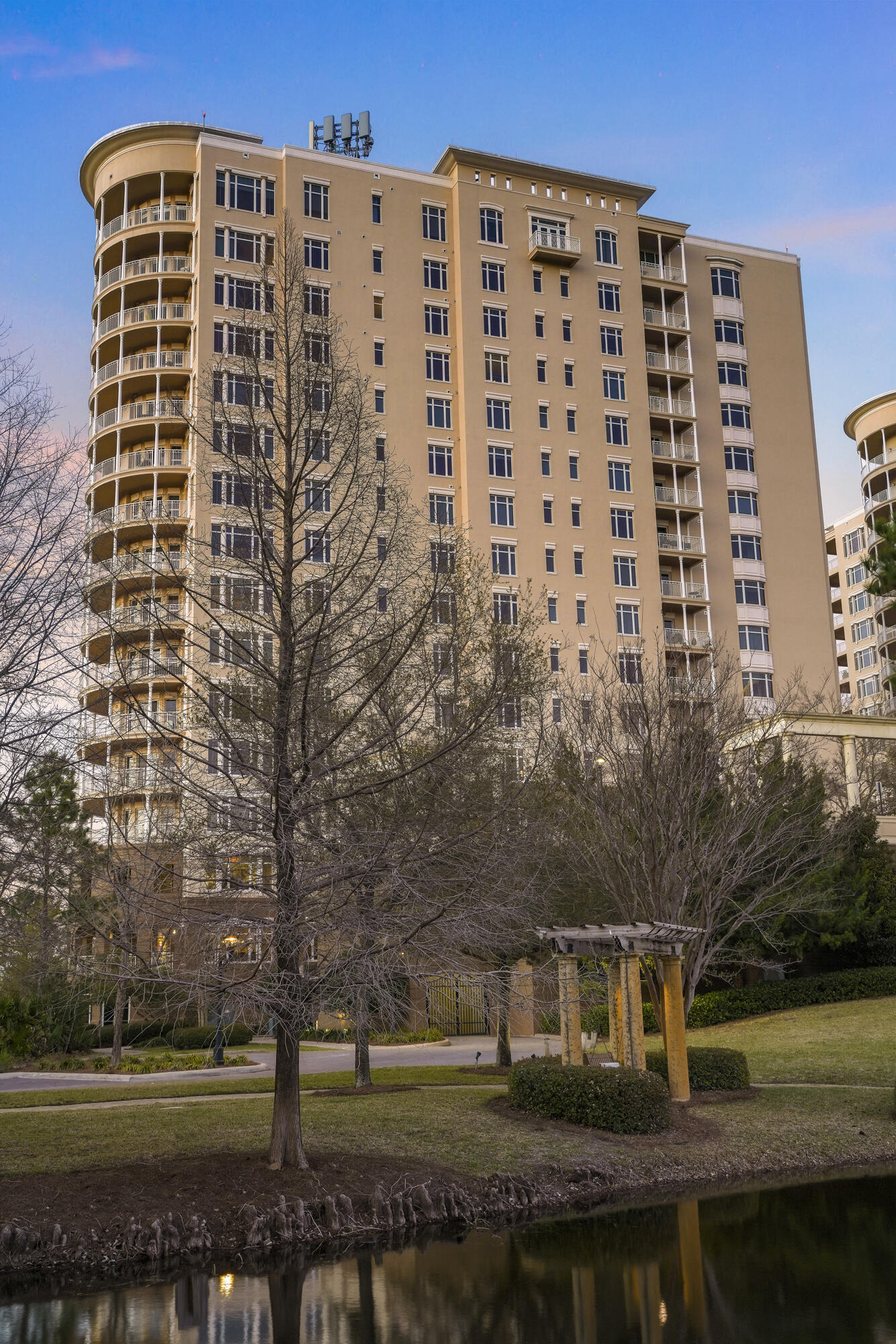ONE WATER PLACE AT KELLY PLANTATION - Residential