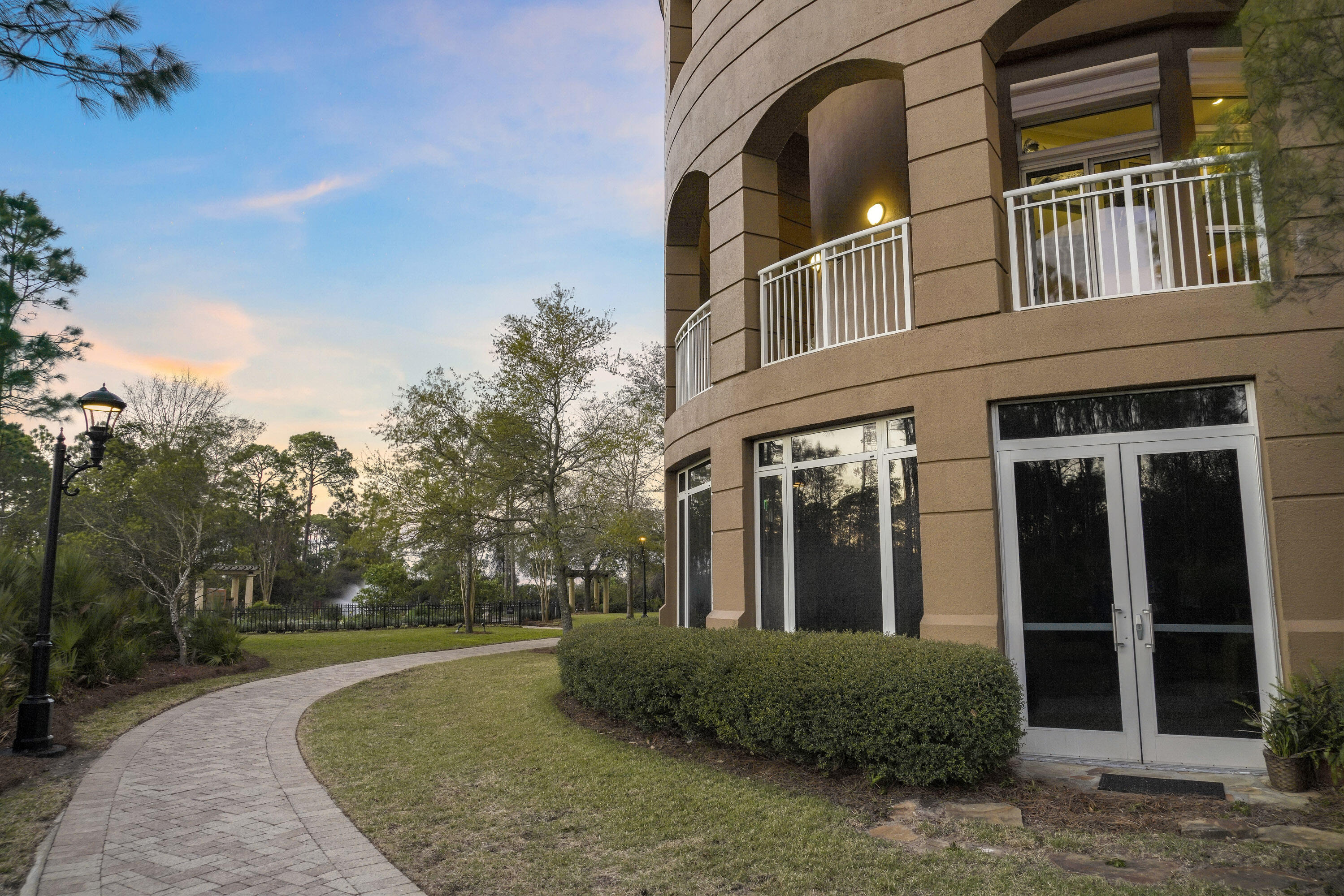 ONE WATER PLACE AT KELLY PLANTATION - Residential